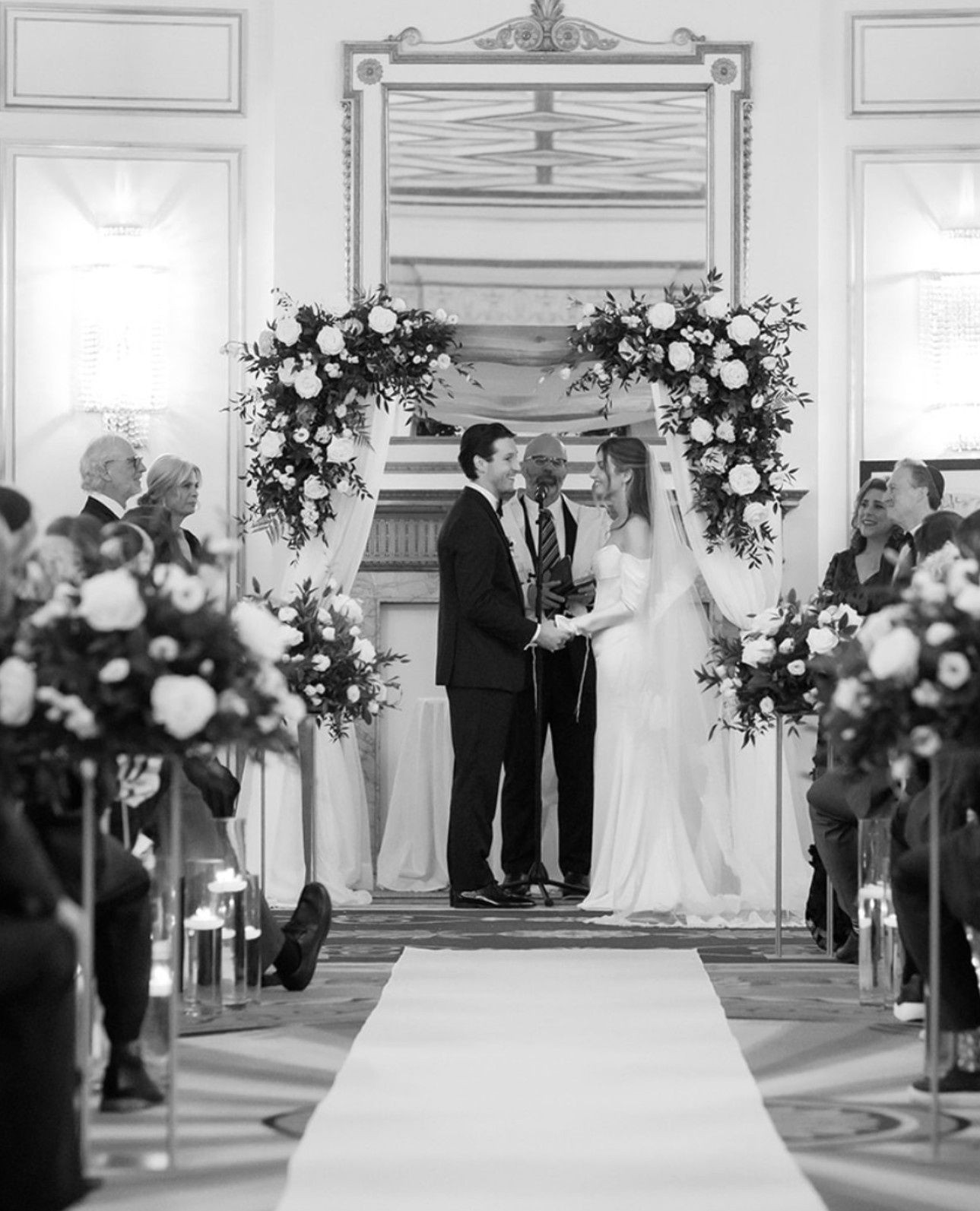 Nothing says timeless like a gorgeous black-and-white photograph in an iconic hotel.
Photographer @meganhemstra
Venue @fairmontvan
Chairs @littleweddingshoppe
Decor & Florals @nicheboutiqueflorals
Planner @plannedbysydney
.
.
#nicheboutiqueflorals #nicheweddings #vancouverweddingflowers #vancouverweddingdesign #myfrenchcountryflowerstudio
