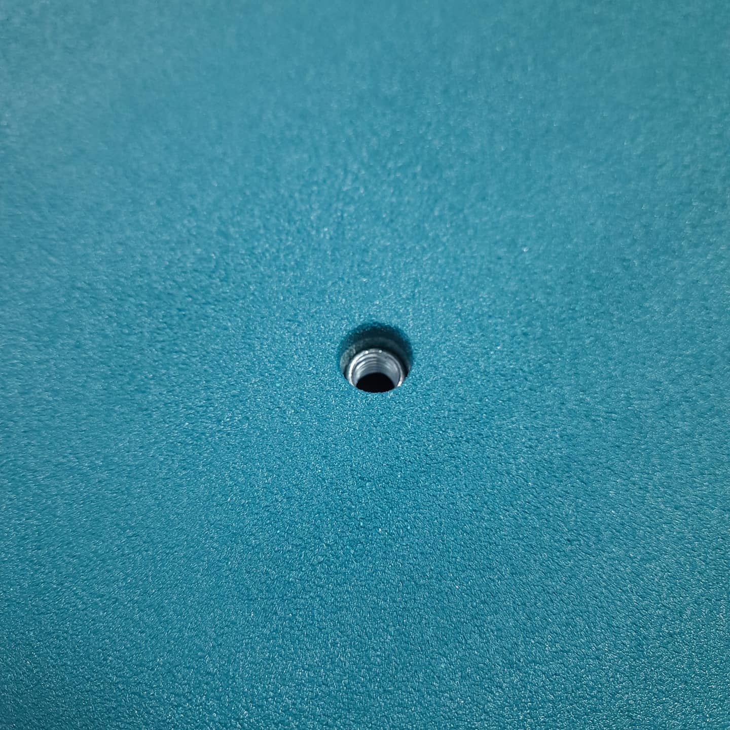 NEU - 3 Lagen Polymerbeschichtung für eine leicht strukturierte Kletterwandoberfläche. Entwickelt für unsere Holzvolumen und unsere Modular Wall.