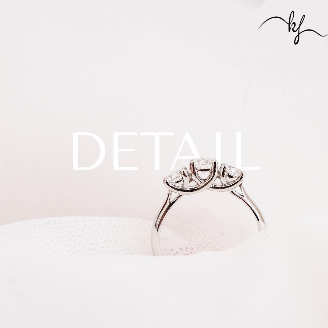 Kicking of 2023 with the cutest anniversary gifts ( now, diamonds to follow all year round😉)
#kaza #jewellery #minimal #preciousjewellery #potd #photooftheday #jewelry #aesthetics #classy #finejewelry #diamond #diamondjewellery #everydaywear #dailywear #rings #diamondring #diamond #diamondjewellery #kazajewellery