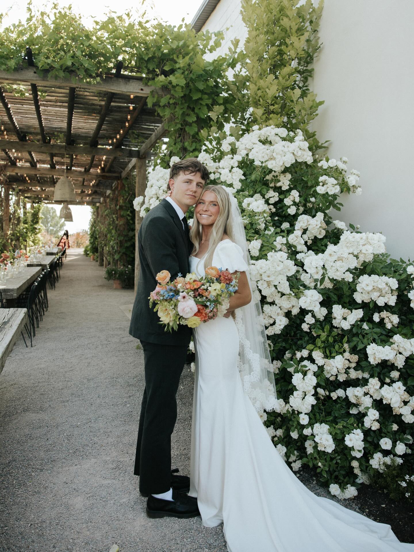 Our spring calendar is filling up, which means I’ve started making my @utahflowermarket wish lists and boy I’m READY for it to be spring now 🤤😍🌸
We have 1 more April date and 1 more May!! Dm us today or fill out an inquiry online and let’s get you booked!
#utahwedding #weddinginspo #weddingflorals #springweddingflowers #florist