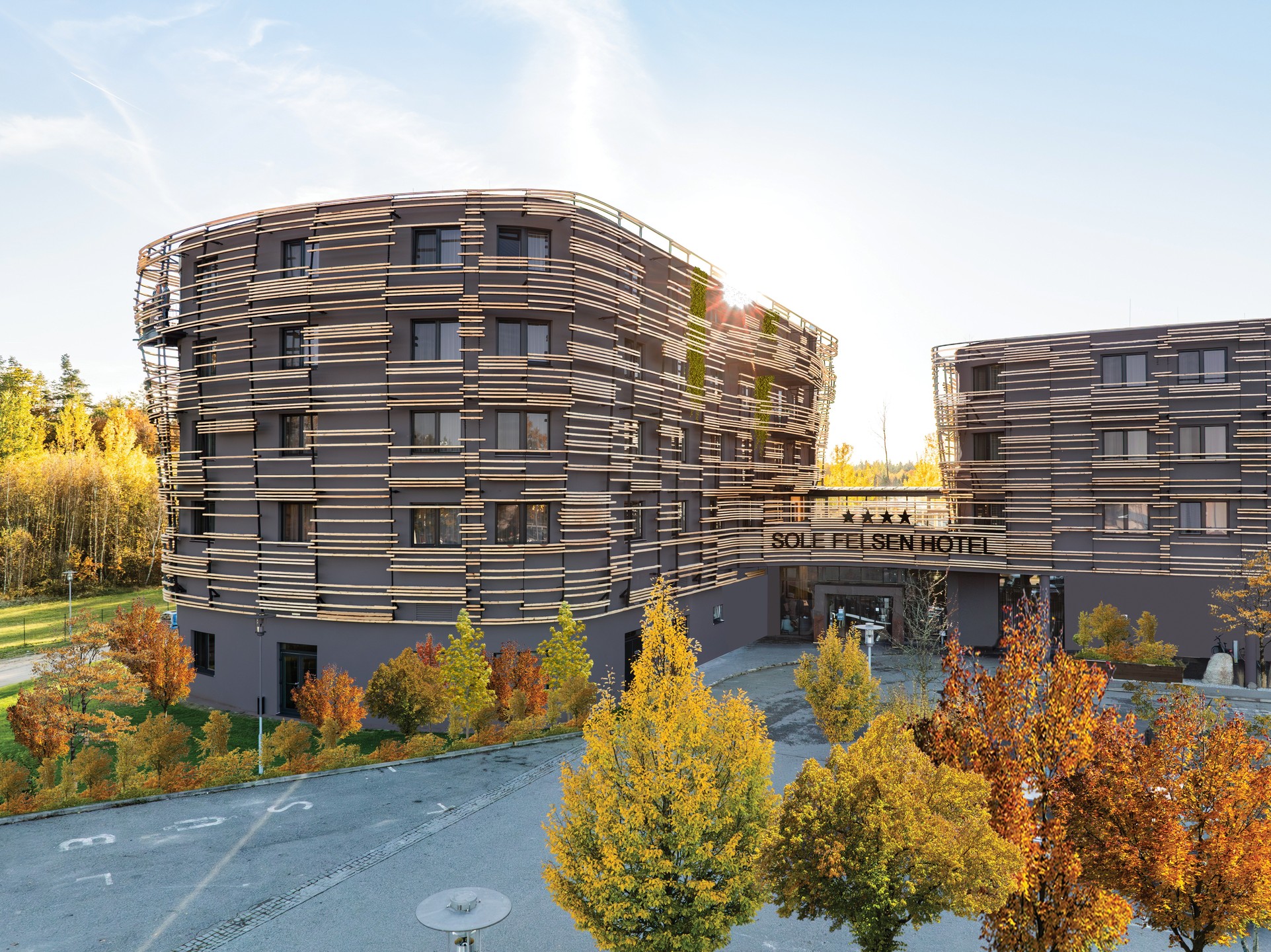 Our latest project is officially complete:
Sole Felsen Hotel Gmünd
Foto: Benjamin Wald
#hotel #architecture #wood #facade #design