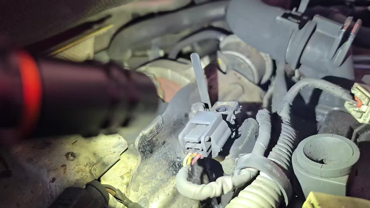 First job of the day was reported as a suspected EGR fault however on arrival I found that the exhaust pressure sensor had been mullered (it looks like by a hacksaw or something)!
No EGR faults present, so we'll replace this first and then we can go for a drive and see if we're good. :)
#WhatHappened?!?! #Why?? #WhatWhyHow #DieselDiagnostics #DPF #FemaleMechanic #Diagnostics
#MobileMechanic #MazdaCX5 #Diesel