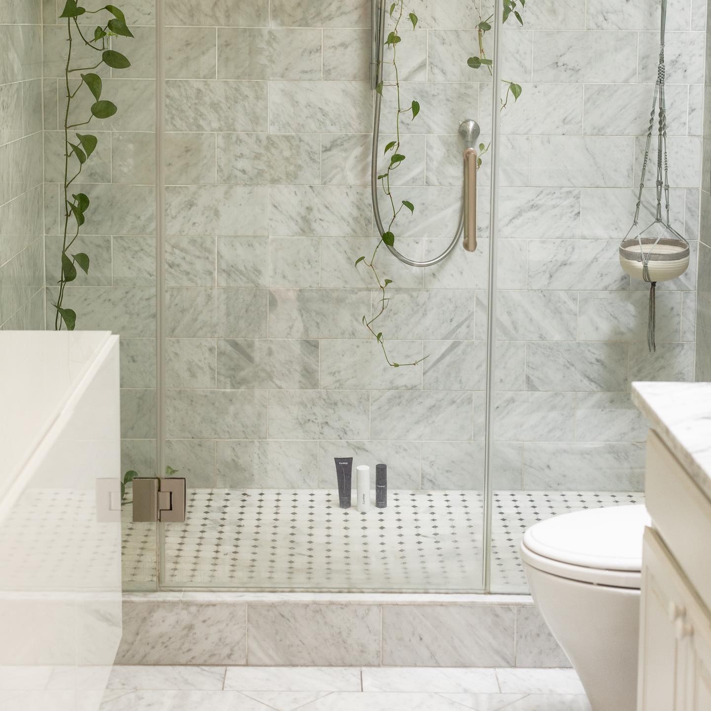 Constant water infiltration under the tiles cause mold on marble shower and damages the most durable marble. Visit our blog and see what to do about it!
.
.
.
.
.
.
#TERSOMR #Architecture #InteriorDesign #TileInstallers #Marble #Stone #LuxuryBathrooms #Homeowners #Contractor #showers
#LuxuryHomes #Luxurynyc #NYC #Architect #Tile #MarbleNYC