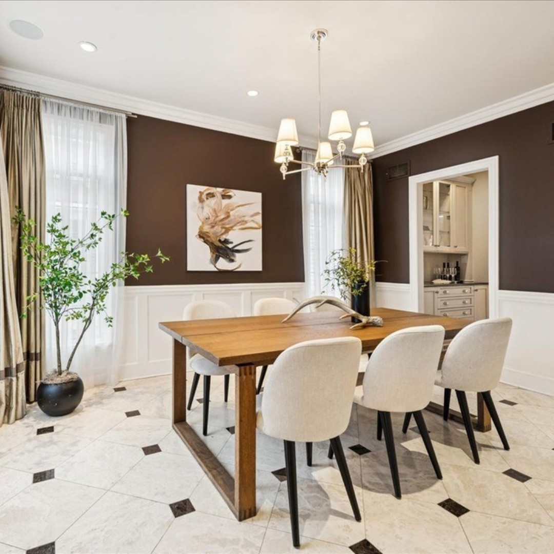 A neutral + elevated dining moment 🤩 #chicago #chicagorealestate #havenhomestager #chicagohomestaging #stagingworks #stagingsells #staging #homestaging