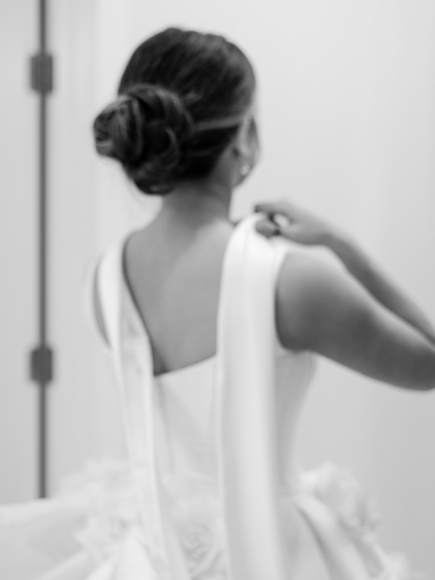 B+W in betweens🖤🤍
Coordinator: @coordinatedbylauren
Venue: @osagehouse
Photographer: @andreapruittphotography
Second shooter: @katecousins.photo
Videographer: @weaverfilms
Content Creator: @btvcontent
Photo Booth + Audio Guest Book Booth: @boothhausnwa
DJ: @megadjcompany
Live Music: @cellobyaustin
Caterer: @kzolislittleoven
Event Staffing: bohogeeks
Cake: @shelbylynnscake
Bartender: @fig_and_foundry
Coffee: @flourishcoffee_
Florist: @bloomfloralandgifts
Hair: @catherineschmidthair
Makeup/Spray Tan: @adriannduncan
Live Reception Painting: @abigailfowlerweddings
Wedding Dog Coordinator: @fureverafternwa
Audio Guest Book Phone: @theotherlineco
Getaway Car: @nwa.roadsters
Dance Floor + Disco Balls: @dancenhance
Furniture + Tableware: @alchemy_event_rentals
Linens + Other Rentals: @kindred.provisions
Candles + Signage: @accentsbyovation
Officiant: Jalissa Bryant
Nails: @hueganails
Accommodations: @mottobentonville @aloftrogersbentonville
Welcome Party: @skylight.bentonville
Save The Dates/Invites/Website: @zola
Wedding Dress/Veil: @tesoribridal
Second Look Dress: @jennyyoonyc
Dress Alterations: @velvet.alterations
Tux: @theblacktux
Bride’s Ring: @taylorcustomrings
Groom’s Ring: @evmjewelers
#arkansasphotographer #newyorkweddingphotographer #elopmentphotographer #midwestphotographer #destinationweddingphotographer #californiaweddingphotographer #arkansasweddingphotographer #nycfamilyphotographer #nycphotographer Arkansas Photographer, NYC Photographer, Traveling Wedding Photographer, New York Photographer