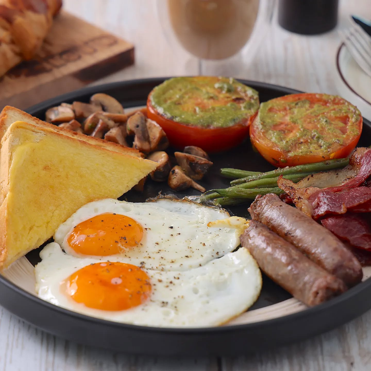 Breakfast our way!
Open daily from 7am in #JumeirahVillageCircle.
#Cloud10Dubai #JumeirahVillageCircleRestaurant #BreakfastDubai #JVCcoffeeshop