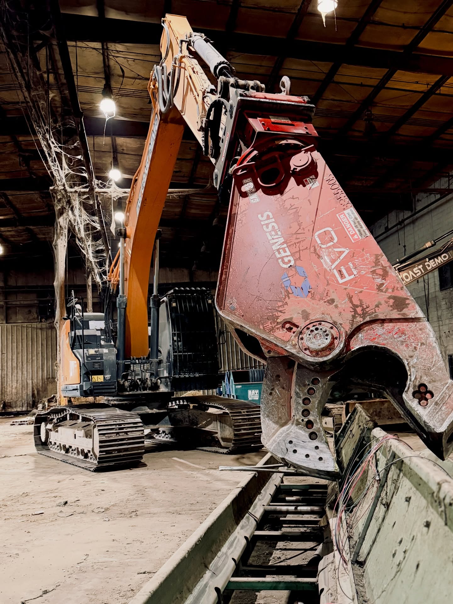 Putting the new Genesis EVO 335R to work right away on the CX365. ✂️