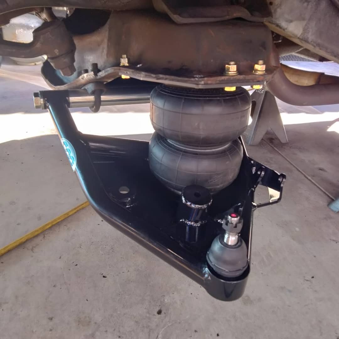 Been awhile....shop truck getting some love. #k5blazer