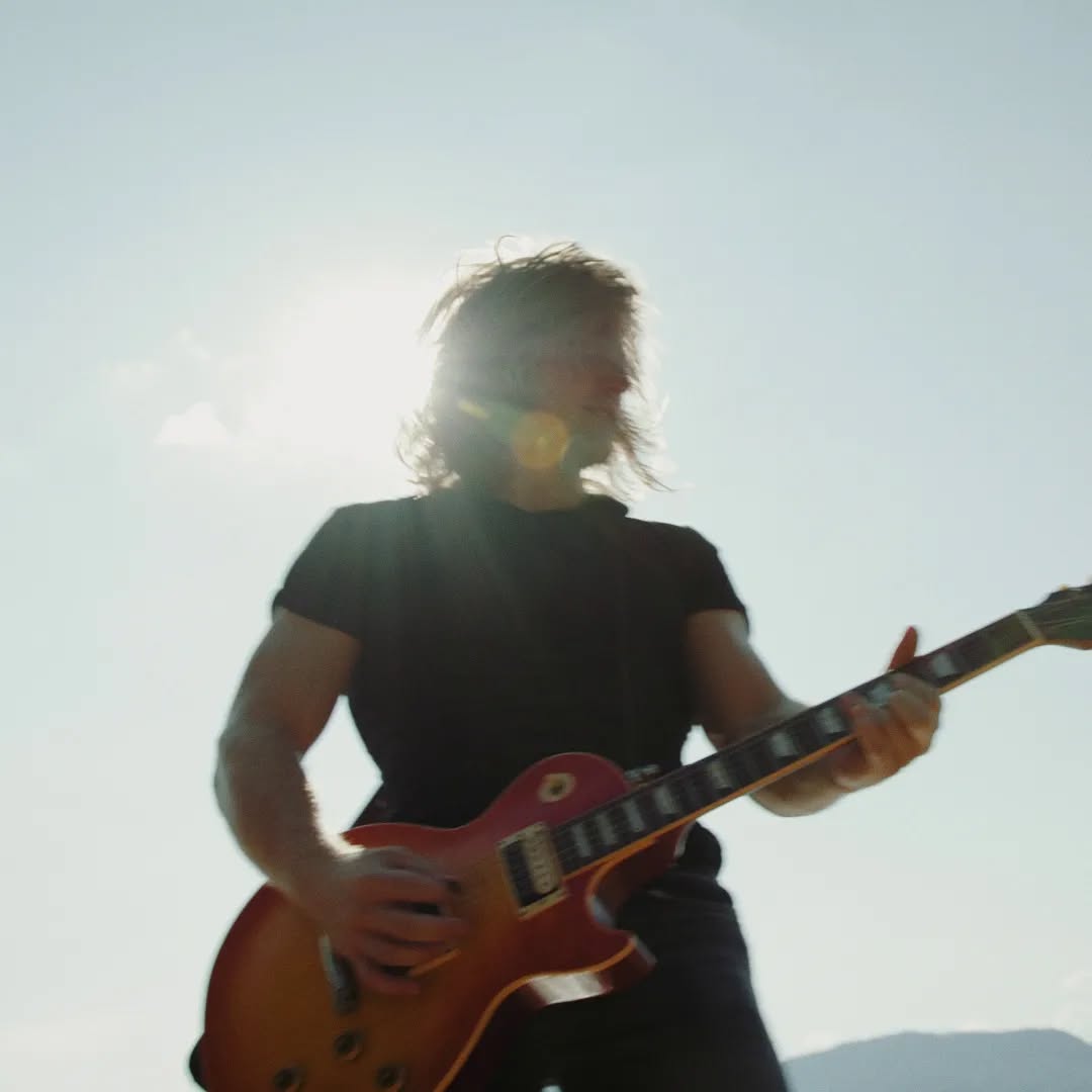 new song "man enough" out now🎶🎸
link in bio, stream everywhere😁
#newsong
#manenough
#rocknrollmusic
#threechordsongs
#classicrock