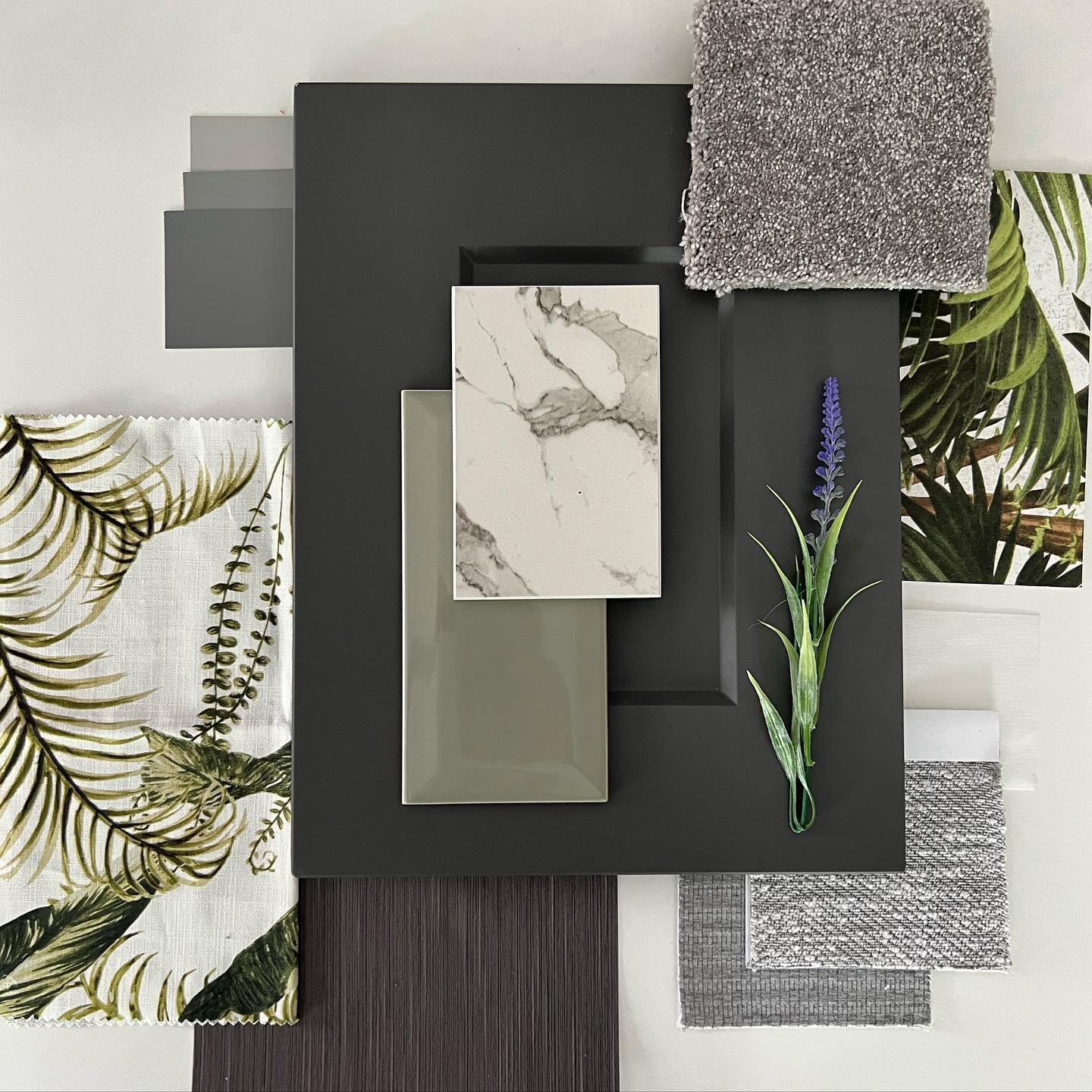This sample board shows use of pattern with texture for a large open plan kitchen/dining area. So excited to see this beautiful botanical design completed 🌿
#lucyvictoriadesigns #interiordesign #interiors #interiorstyling #home #residential #furnishings #kitchendesign #fabrics #botanical #wallpaperprints #homefurniture #decor #interiordesign #designideas #LVD
