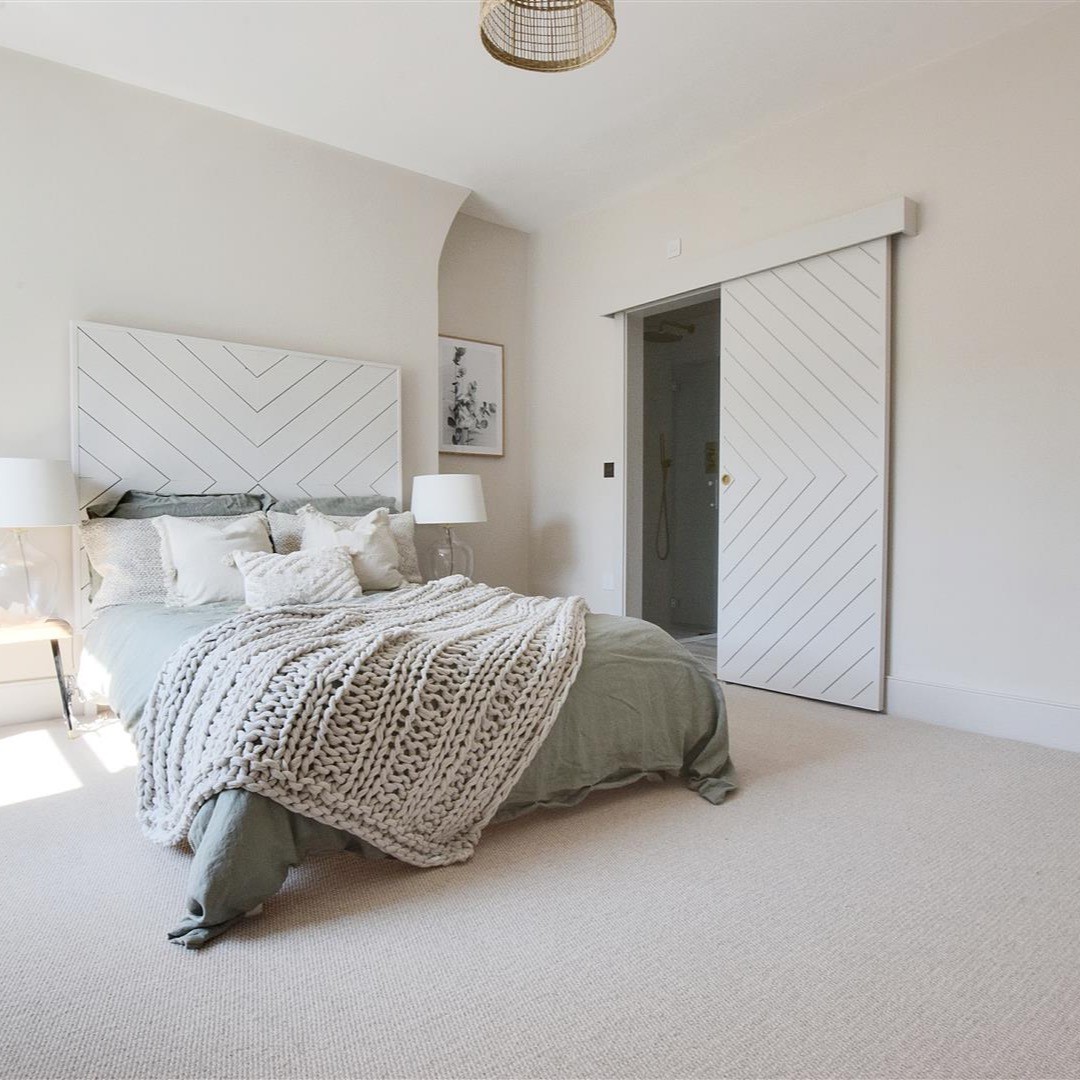Really love how this barn door turned out. Custom made sliding door to the master ensuite with a modern design, & we even built a headboard to match.
#slidingdoor
#barndoor
#masterbedroom
#vincedevelopments #propertydevelopment
#stleonardsonsea
#stleonards
#hastings