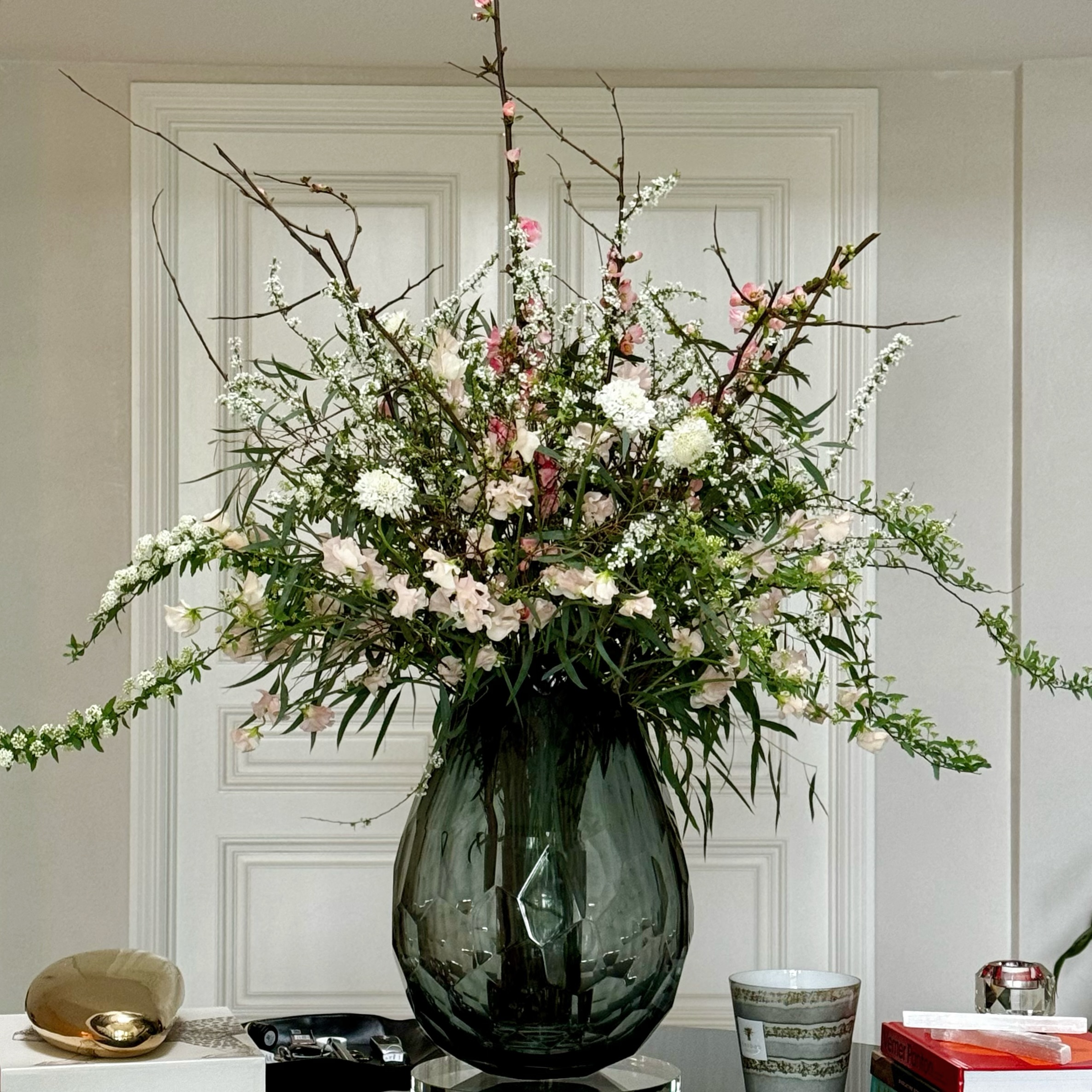 Elegance greets you at the door 💐✨ #floralarrangement #elegance #flowers