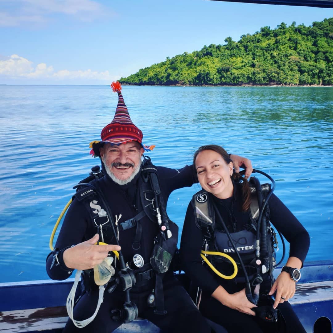 Madagascar saison requin baleine!
Voyage d'exception de 10 jours dans centre privatisé sur l'île de Sakatia . Max .18 personnes
Au menu plongées sur des sites que nous connaissons depuis plus de 30 ans tout cela dans uncadre idyllique à côté d'une fôret primaire.
Plongées fluo exceptionnelles!
Observez les tortues marines en PMT à 300m de votre bungalow!
à partir de CHF 1200.-/1580*
10 jours, DP, 10 plongées.
Grand choix d'excursions terrestres. Non plongeurs bienvenus.
Possibilité de faire les spécialités de biologie marine sur les requins, mantas, tortues et coraux avec un biologiste.
Peut être cumulé avec une croisière sur les iles Radames du 26 novembre au 3 décembre
CHF 1850.-/2350-*
* single
Pour plus d'informations : travel@moramora.ch
http://ow.ly/u56750MR13n
#madagascar
#sakatialodge
#plongeemadagascar
#underwater
#diveandtravel
#moramoratravel
#diving
#scubadiving
#scubadive
#divingwithfriends
