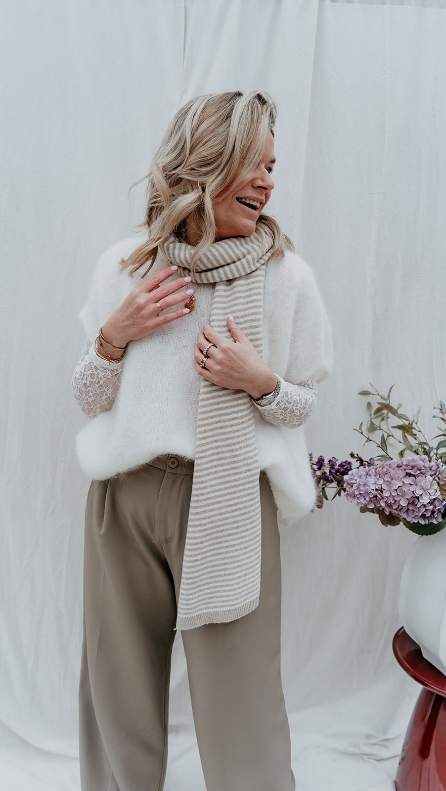 NEW DROP 🌸Juliass26 is live!
Shop jouw nieuwste look online of kom deze week langs in de winkel!
www.juliabybb.com
#juliabybb #juliaturnhout #juliareel #juliabybbcom #webshop