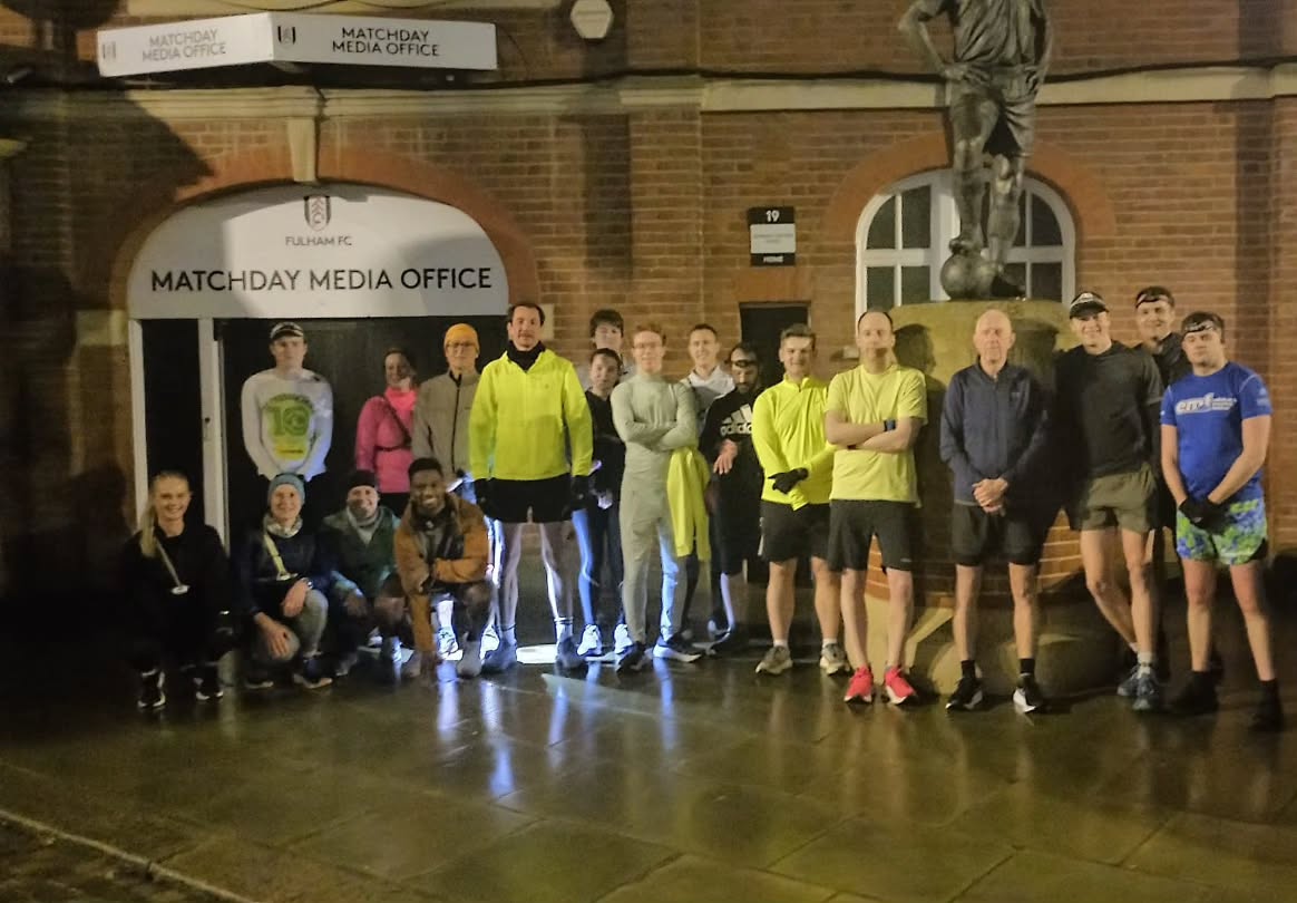 Our Thursday club run takes place tonight!
⏰️18.45
📍Johnny Haynes statue, Craven Cottage, Stevenage Rd
🏃🏻♀️🏃♂️ 2 bridges (6.5km/4mi) or 3 bridges (10km/6.2mi)
.
Your run leader tonight is Richard and backmarker is Sarah. No need to register, just turn up! Please remember hi vis and headlamps.
.
#running #runnersofinstagram #fulhamrunningclub #runningclub #socialrun
