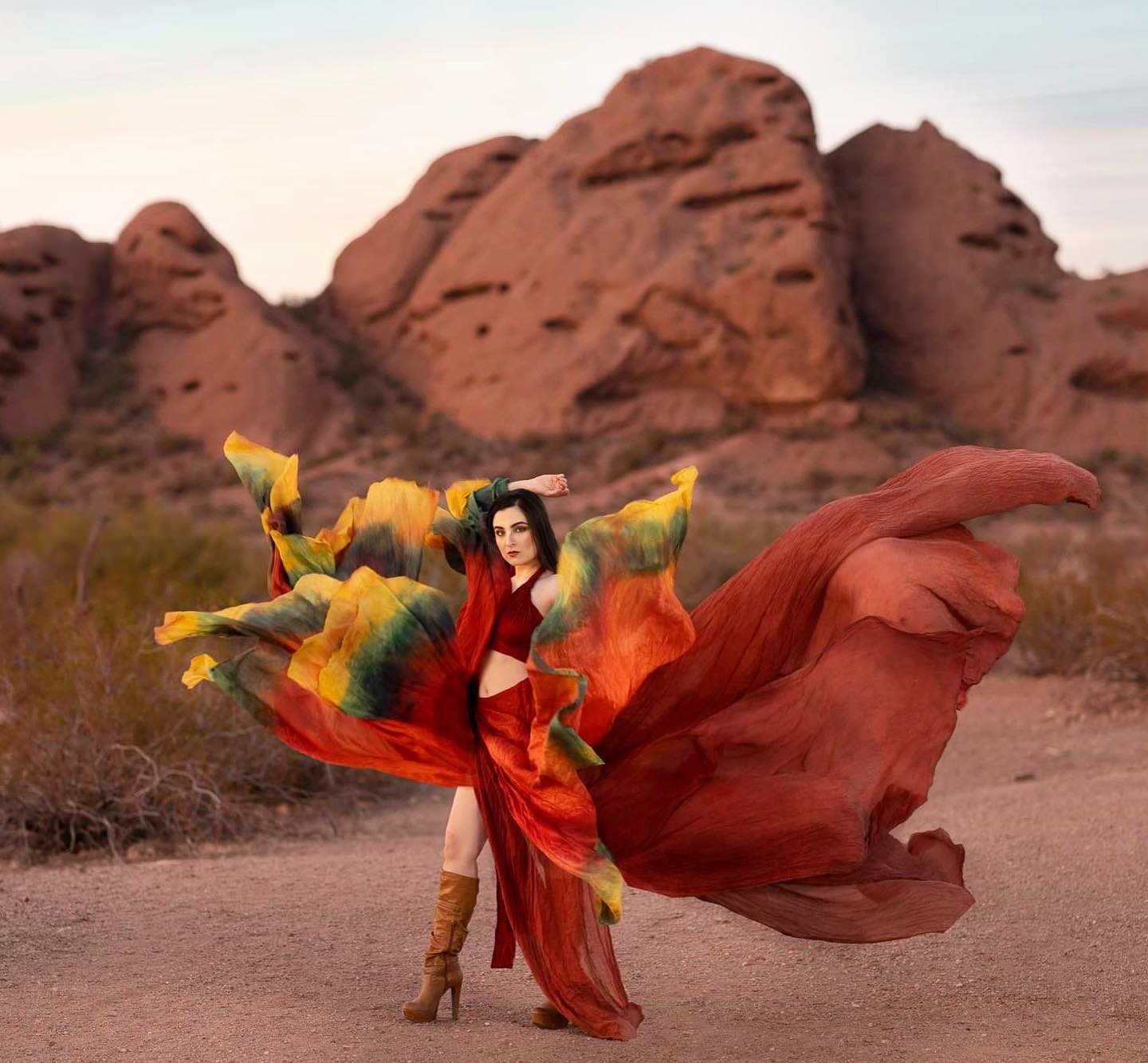 Who can’t get enough of this shoot?! We definitely made the desert come alive, just look at all those colors and the movement of the fabric, I’m obsessed! 💚 model: @janelle_mccain wearing: @aliceandrewsdesigns
.
.
.
.
.
#azphotographer #arizonaphotographer #highfashion #editorial #parachutedress #fashionphotography #aztog #phxphotographer #phoenixphotographer #papagopark #asu #tempeaz #redrocks #flyaway #colorsofthedesert #daniellelaphotography #DanielleLaPhotos