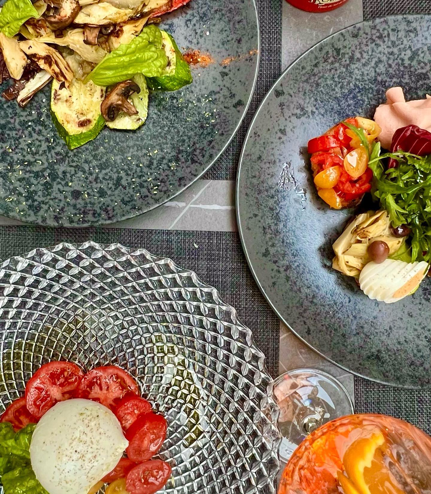 Buona domenica Amici :) Die Sonne scheint! ☀️ Kommt auf unsere Terasse und genießt ein Stück Italien 🤌🏻 #tuttipazziperlacucina #italienfoodmunich #restaurantsmünchen #pizzapastaandmore #lacucina #münchen #geheimtippmünchen