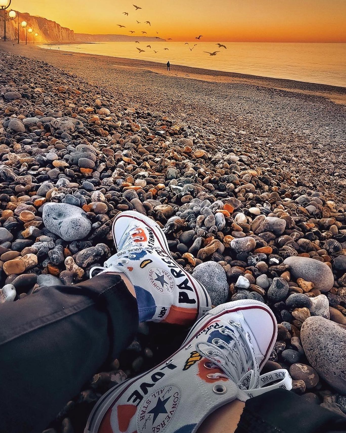 French summer nights ๐ซ๐ทโ๏ธ๐
Photocredits: @nathparis
#maisonmarone #kickstagram #sneaker #sneakeraddict #sneakerfreaker #converseallstar #normandy #normandie #sneakercommunity #instasneakers #sneakerheads #sneakerporn #customconverseshoes #customsneakers #customkicks #customshoes #shoeartist #shoeart #customtrainers #converse #customconverse #paintedshoes #customised #customisedkicks #handpaintedshoes #handpainted #sneakerartist #customaf #sneakerart #converseallstars