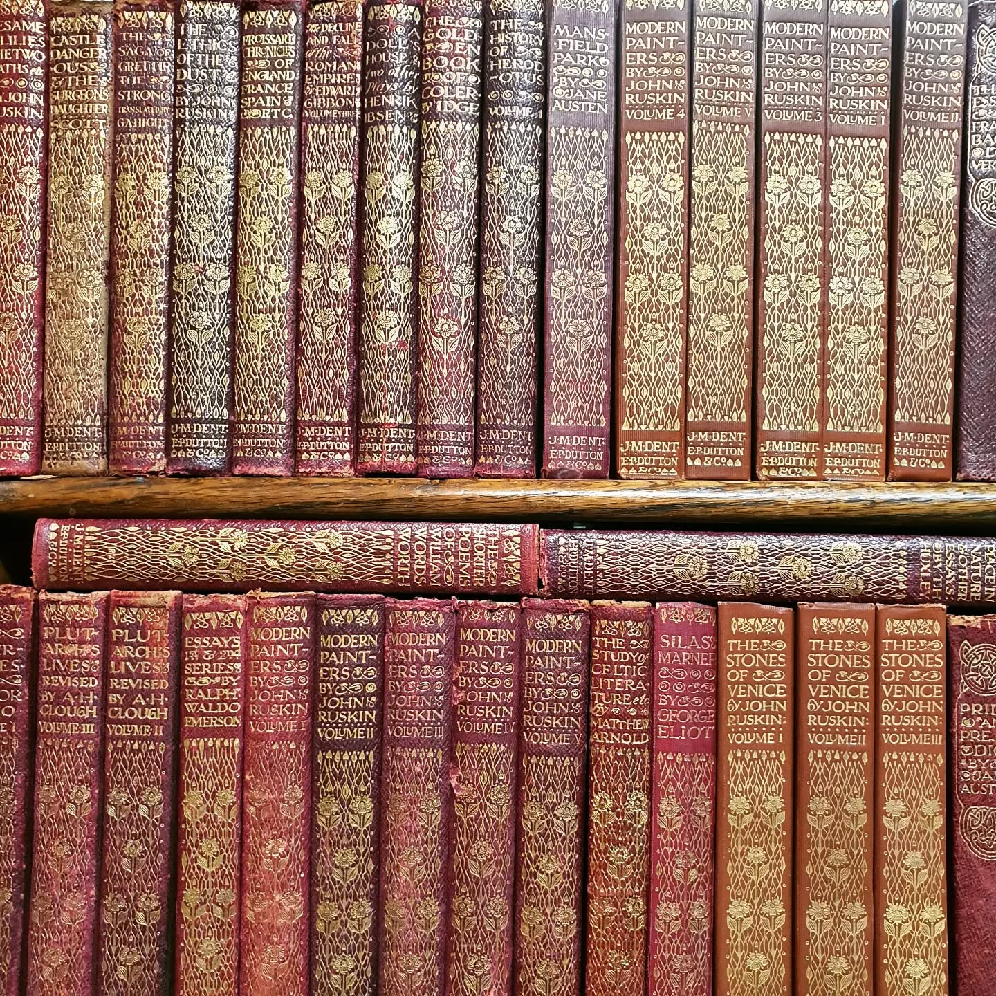 Lovely gilt bindings in Dent's Everyman's Library series. We have over 500 volumes in stock, including various binding styles and many later volumes in the original dust jacket. Classic works in a series that ranges from Jane Austen to H.G. Wells and from the Old Testament to Charles Darwin (and just about everything else in between). Why buy a modern paperback when you could get a nice vintage edition for a few pounds more?!
📚 📚 📚
#tarringtonbooks #finebinding #rarebooks #finebindingfriday #bookworm #bookish #bookstagram #bookshop #bookshelf #bookstore #antiquebooks #rarebooks #antiquarianbooks #bibliophile #books #booksbooksbooks #bookaddict #bookaholic #bookgram #shelfie #leatherbinding #leatherboundbooks #bookworm #ilovebooks #bookphotography #oldbooks #bookphoto #everymanslibrary #janeausten