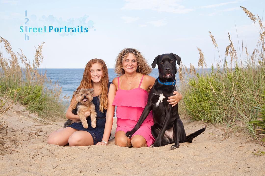 We can't get over the cuteness of these furbabies that joined us for portraits! #12thstrretportraits #obx #outerbanks