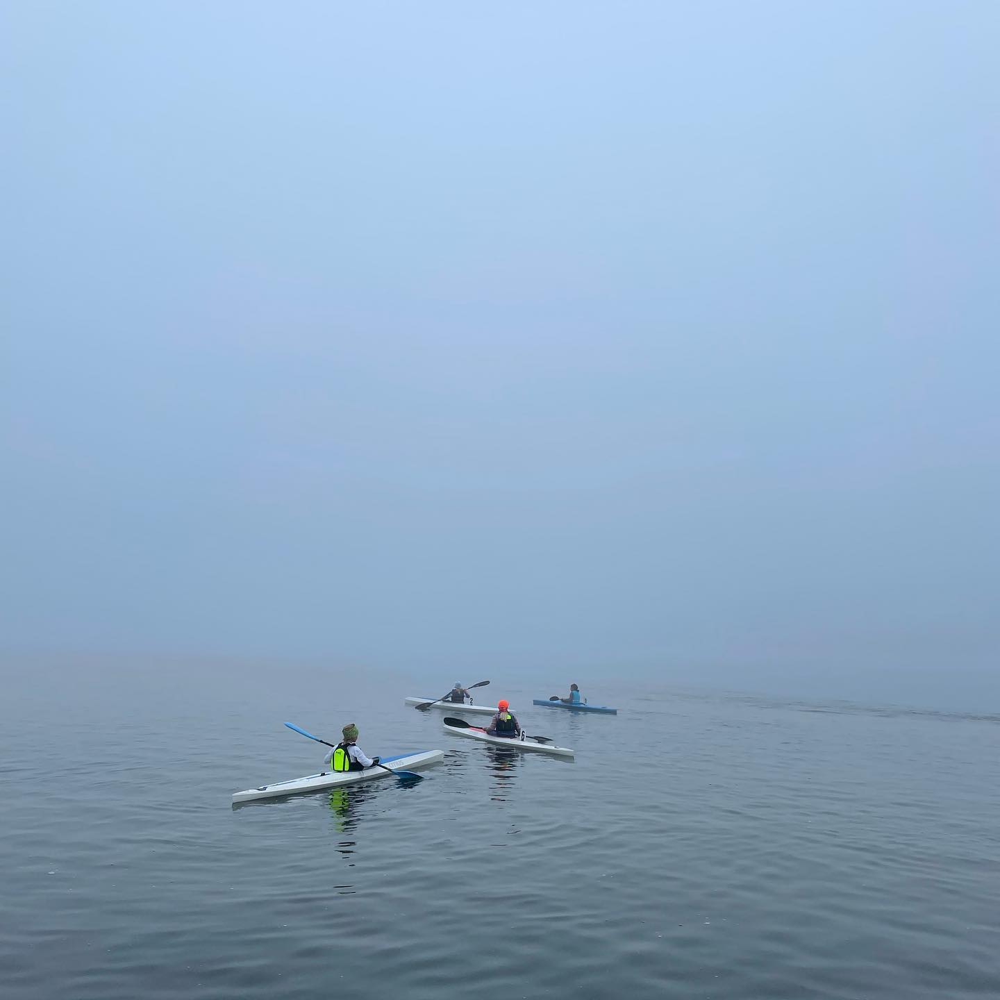 Tåka la seg over Årungen i dag tidlig, men det la ingen demper på stemningen