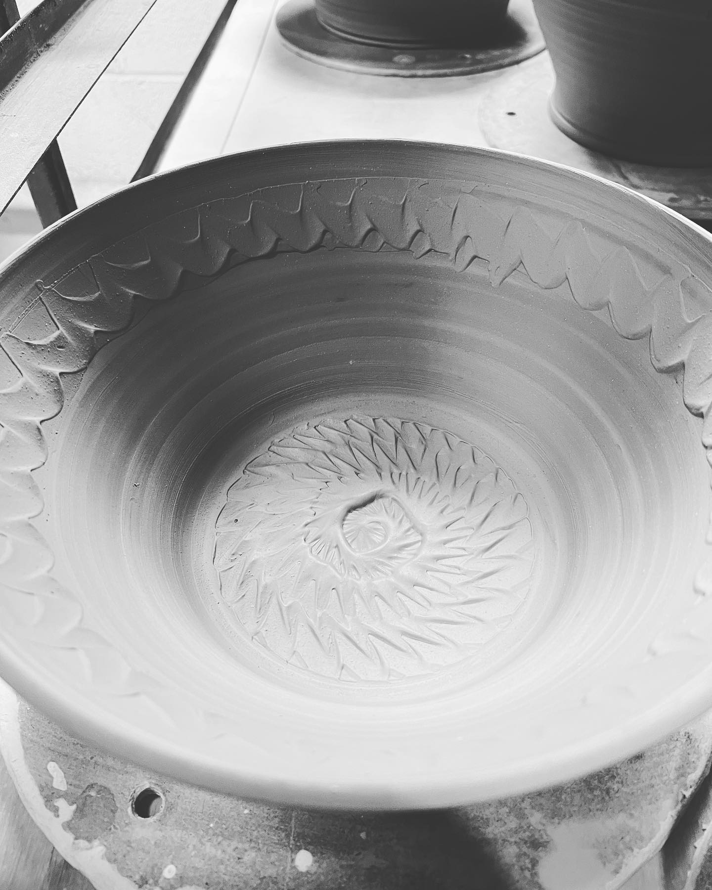 I'm loving the texture on these centerpiece bowls...it will be awesome for glaze movement!! #instapottery #wheelthrown #potterymugs #ncpottery #potterylife #wheelthrownmugs #etsypottery #handcrafted #buyhandmade #clay #potter #pottery #artanddesign #potterythrowing #pottersofinstagram #handcrafted #mugshotmonday #cvpots #chosenvesselpottery