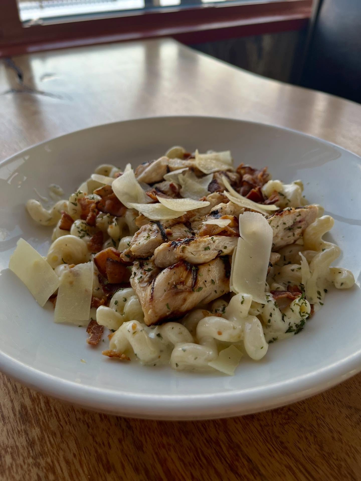 ❄️Tuesday Specials❄️ Stop in and enjoy!!!
🍅 Tomato Bisque c. $6 / b. $8
🦪 Fried Oyster Basket $14
🇮🇹 Italian Cheesesteak $16
🥓 CBR Pasta w/ a side salad $18
🍗 Classic Wings $10 (dine in only)
🥮 Pecan Pie $6
🍰 Marble Cake $6
#chickenbaconranch #wingnight #friedoysters #italiancheesesteak #dellaroses