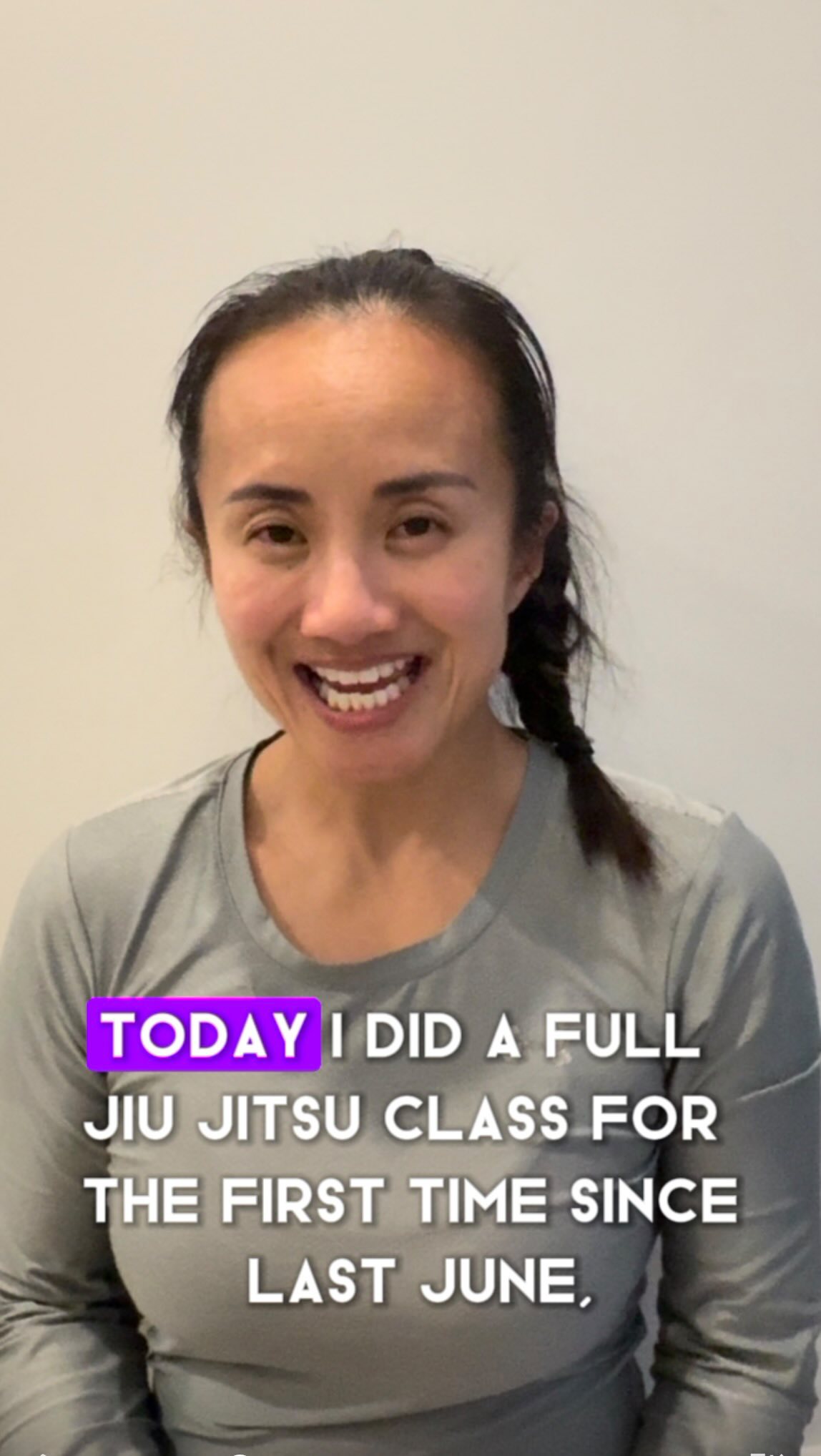 I guess I only train in months that start with J now 💁🏻♀️
We don’t hesitate to do other sports for a day or just a weekend-like snowboarding, downhill mountain biking; and we don’t question adult sports leagues where there is only one game/week. Yet in BJJ we (or at least I) always feel like I need to go either regularly or more often or there’s no point.
I changed my attitude about that today. I’m all about consistency when we want to see progress, but let’s not forget the value of pure enjoyment. When it comes to doing something you love, something is better than nothing, and intensity wins over consistency.
Thanks to my training partners at @101academy for always welcoming me with open arms and only beating me up lightly 😜
#thatjiujitsuhairthough #backonthematskinda #bjjtherapy #likeridingabikebadly #onceisbetterthannone