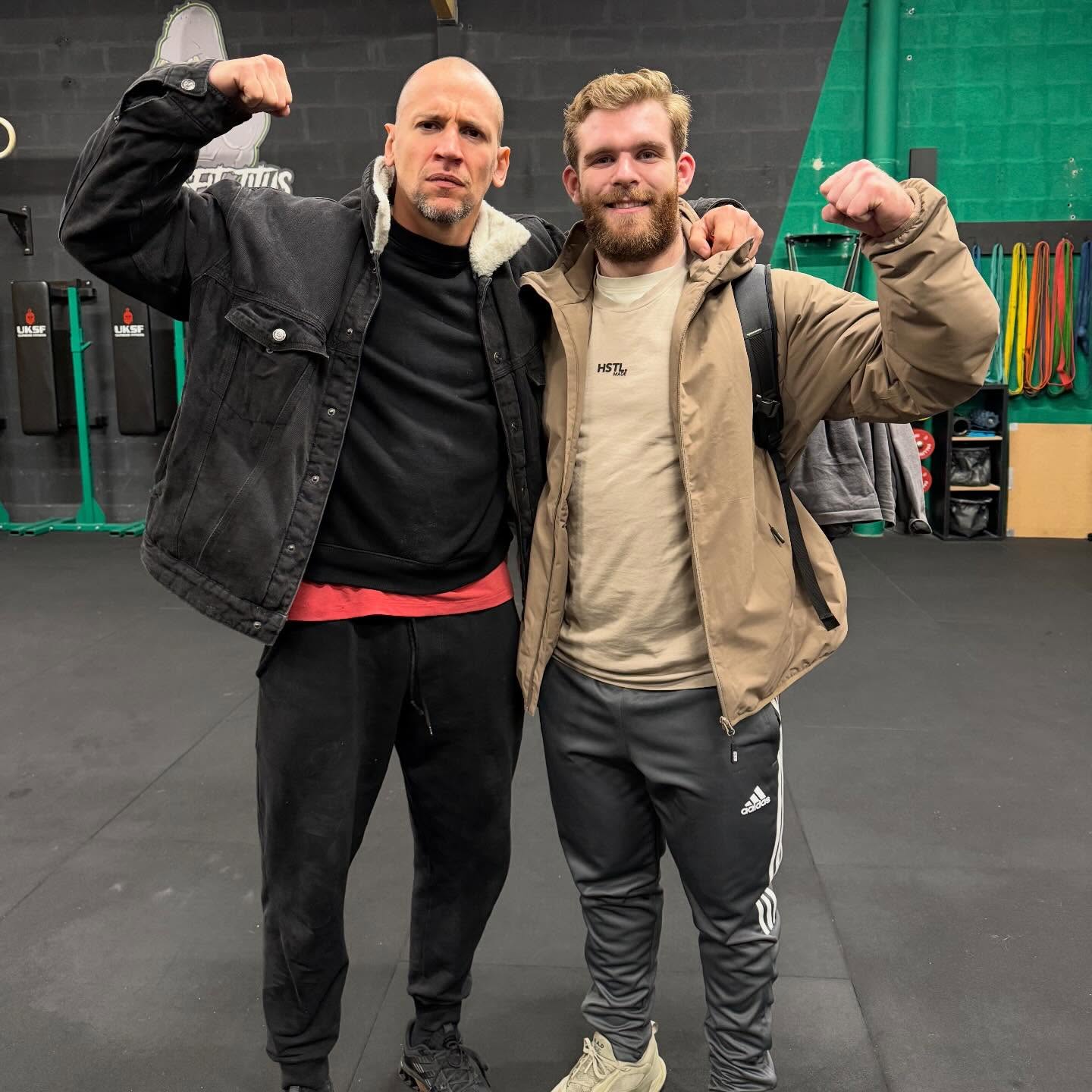 Félicitations à @killianterrier qui vient d’obtenir son CrossFit Level 2 ce week-end à @crossfit_titus_ en compagnie de notre super Flow Master Français @theshakershow !!! 🤩🍾