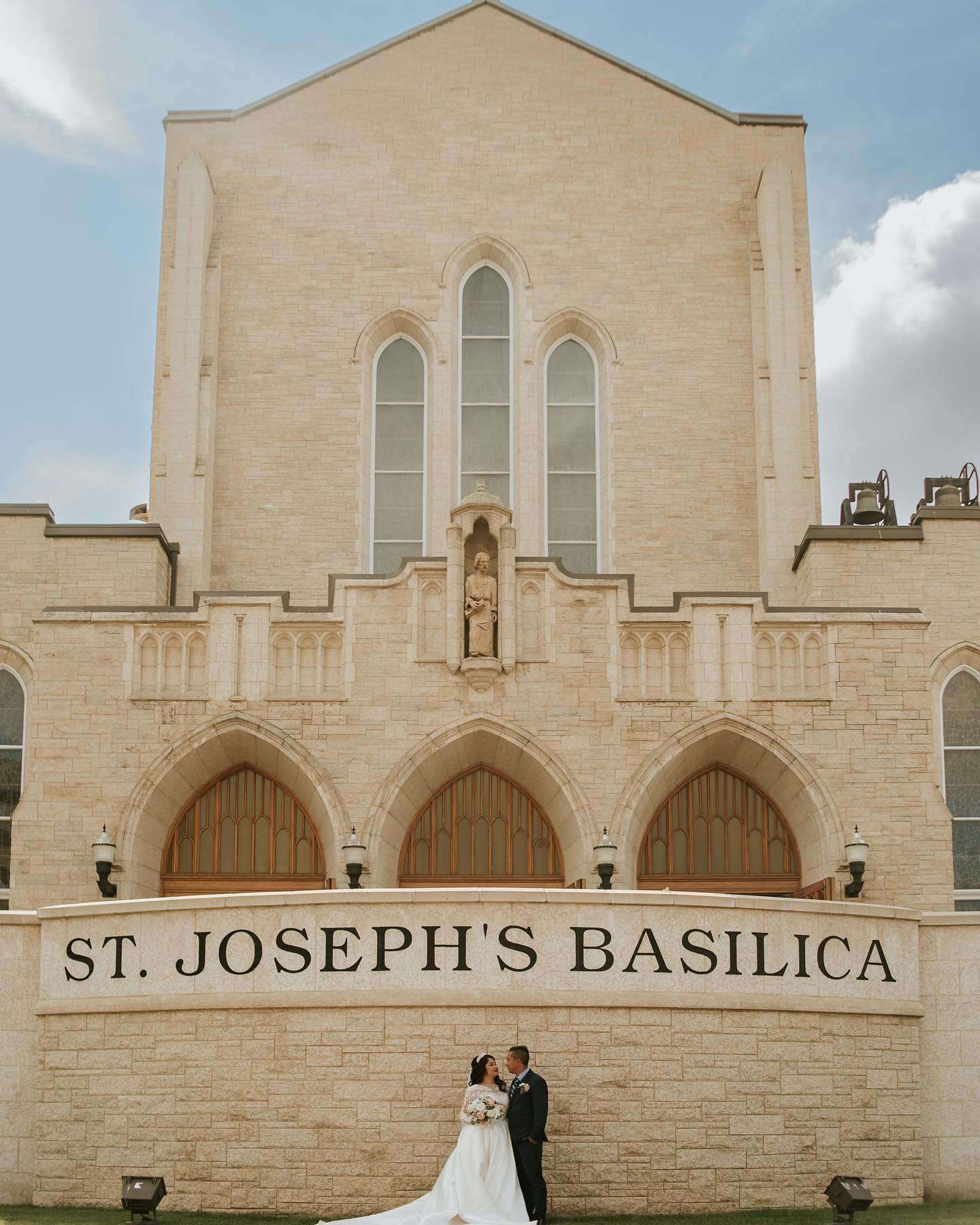 It’s amazing how quickly time flies! Happy one Year!
@mishagoco
📷 @boundlessphotoandfilm