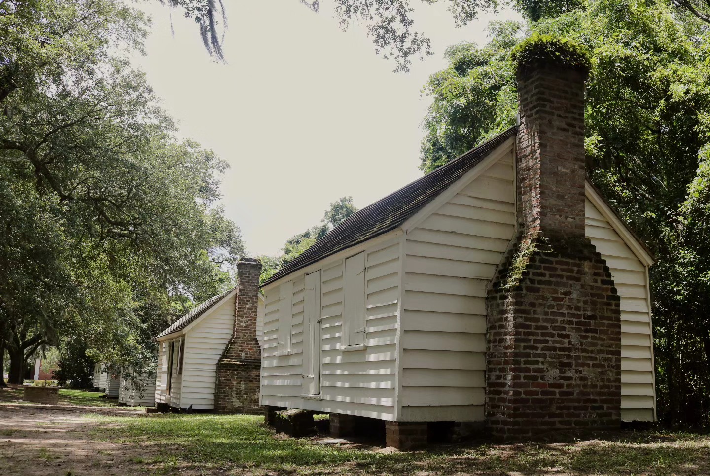 "O'er the Crossing"
#blackhistory #photooftheday #telephoto #photo #charleston #housebeautiful