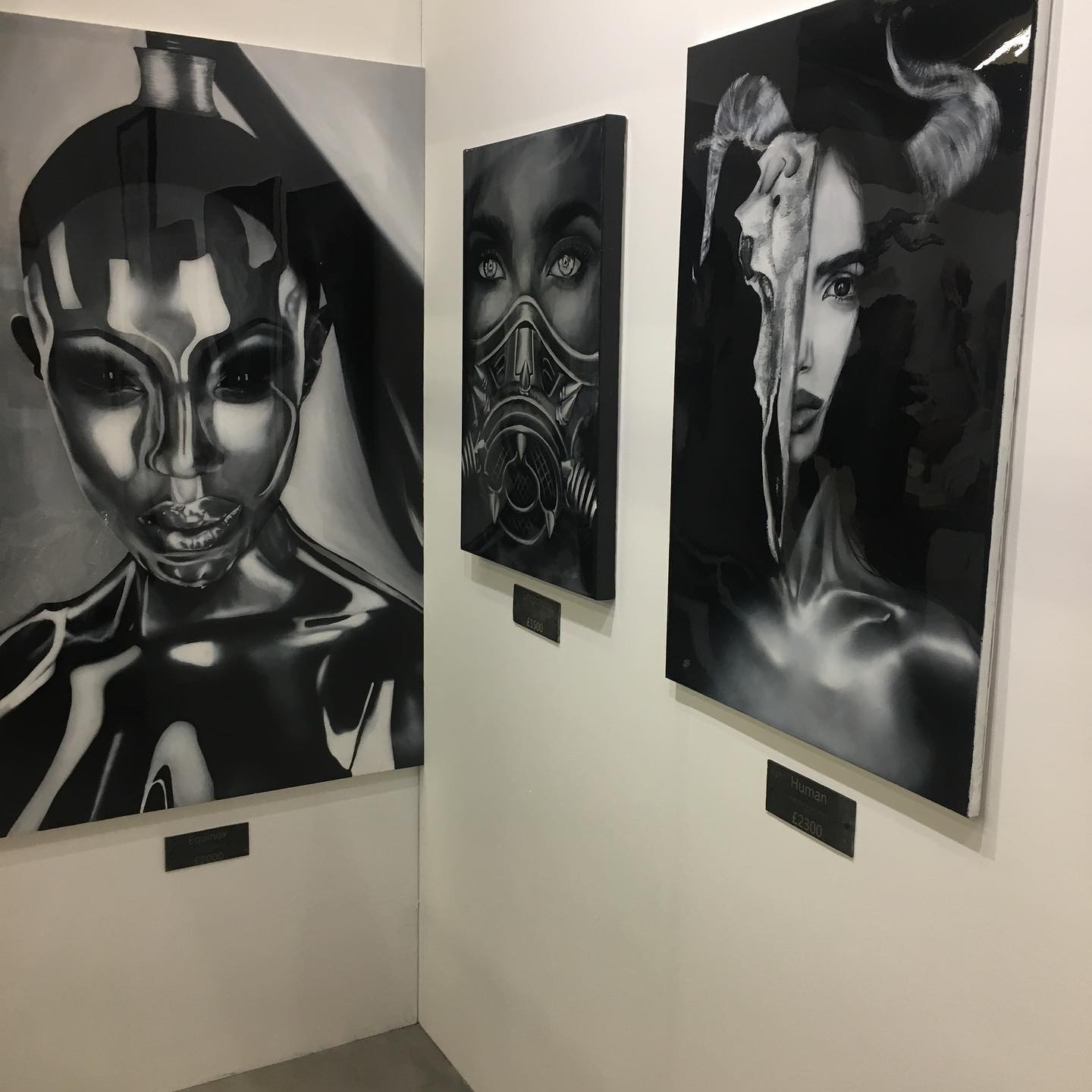 It’s time ✨
.
.
.
.
.
.
.
#goodwoodracecourse #artist #artwork #blackandwhiteart #blackandwhitepainting #exhibition #start #sussexartfairs #artfair #portraitartist #largecanvas #canvasart #painting #paintings #faces #prints #sellart