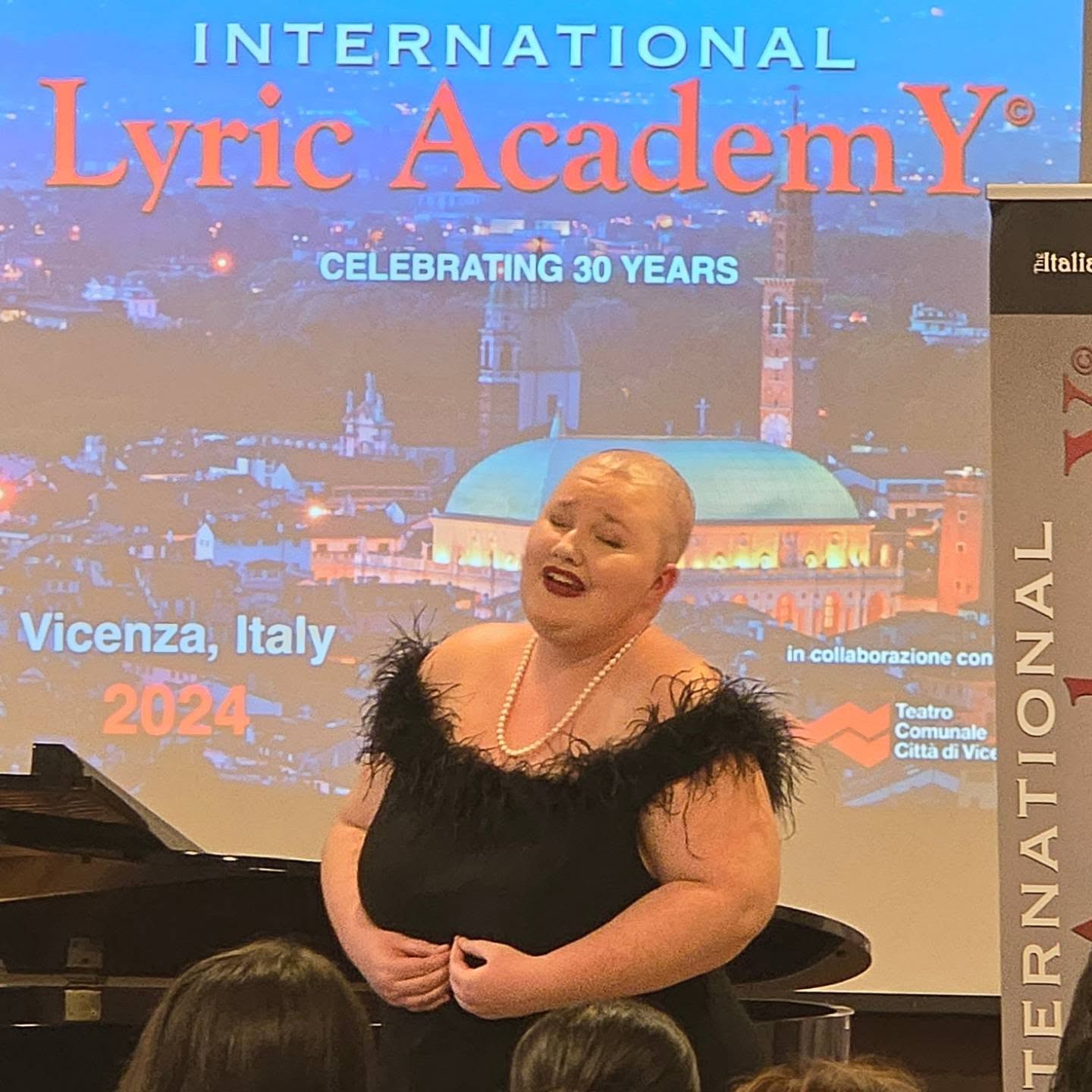 Amazing Students performing our weekly FLORILEGIUM Concerts.
Brava @darbyroseallen
.
.
.
.
.
#internationallyricacademy #operasingers #yaptracker #singinitaly #summerprogram #ilasummerprogram #apply #now #to #singinitaly #with #ilasummerprogram