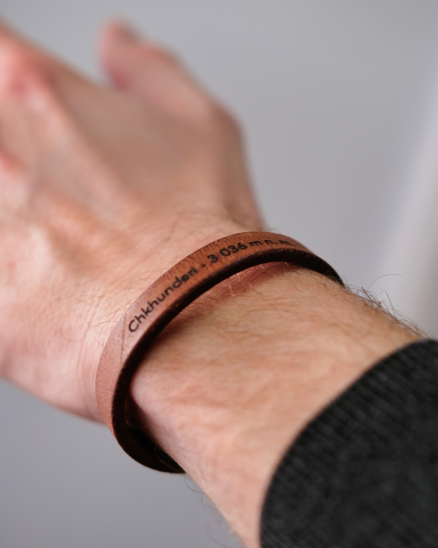 Nové na e-shope 🎉
Pánsky kožený náramok s vlastným textom. Za priaznivú cenu vďačím českému dodávateľovi materiálov. :)
#panskynaramok #kozenynaramok #gravirovanie #lokalne