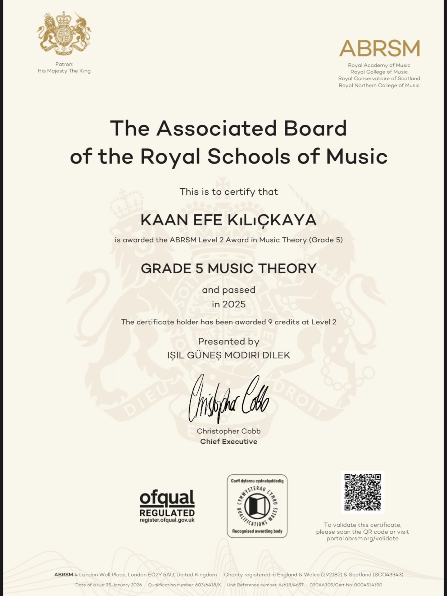 Öğrencimiz Kaan Efe Kılıçkaya, Royal Akademi 5.Aşama teori sınavını başarıyla geçmiştir. Kendisini tebrik ediyor, başarılarının devamını diliyoruz🙏🏻👏🏻💐