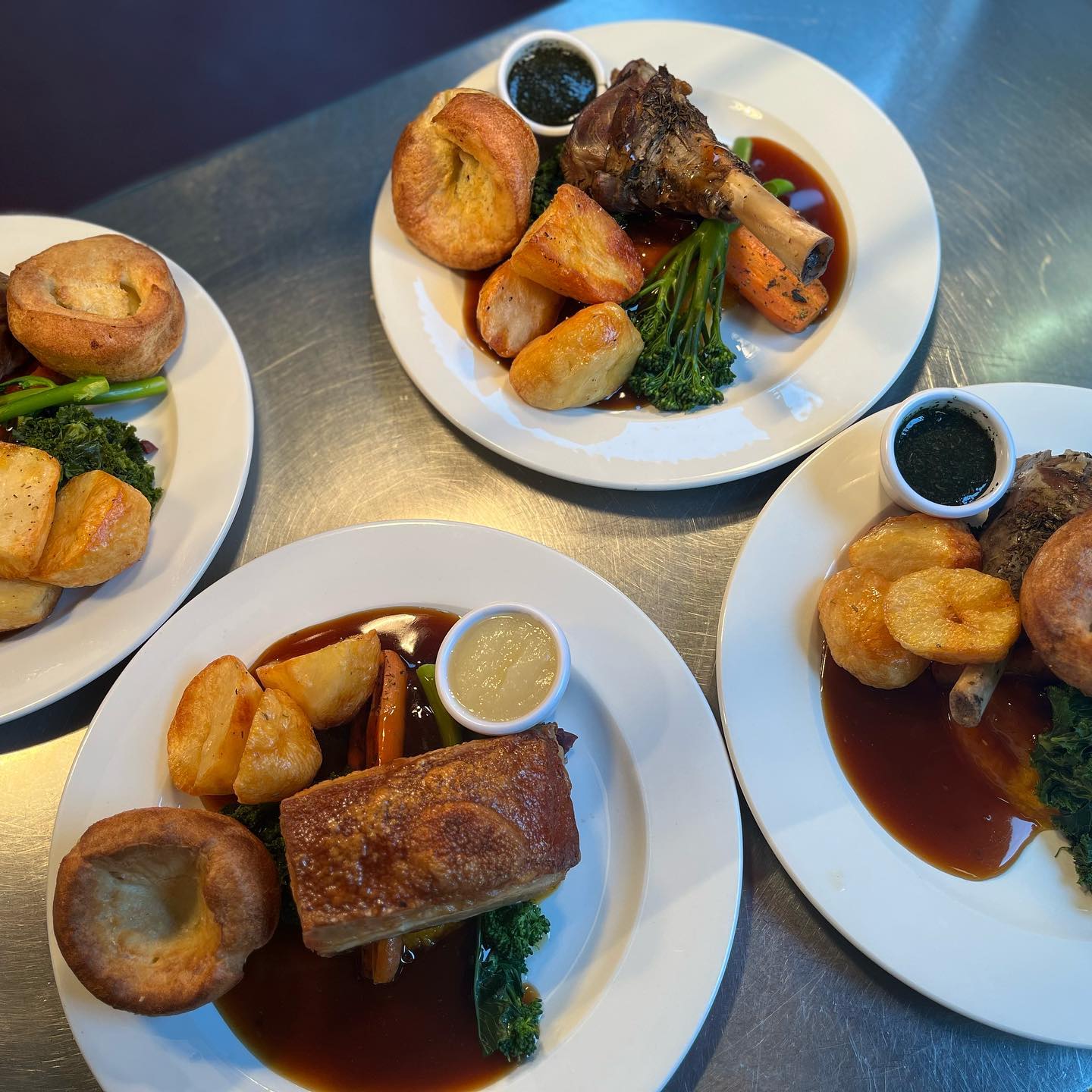 We like to boast about our roasts!
Serving delicious roast dinners until 5 pm. Call us on 01273 479880 to make a booking
#sundaylunch #pubfood #pub #lewespub #visitlewes #food #foodpub #harveyspub #harveystaproom #realalepub #goodfood #sundaylunch #sundayroast #sunday
