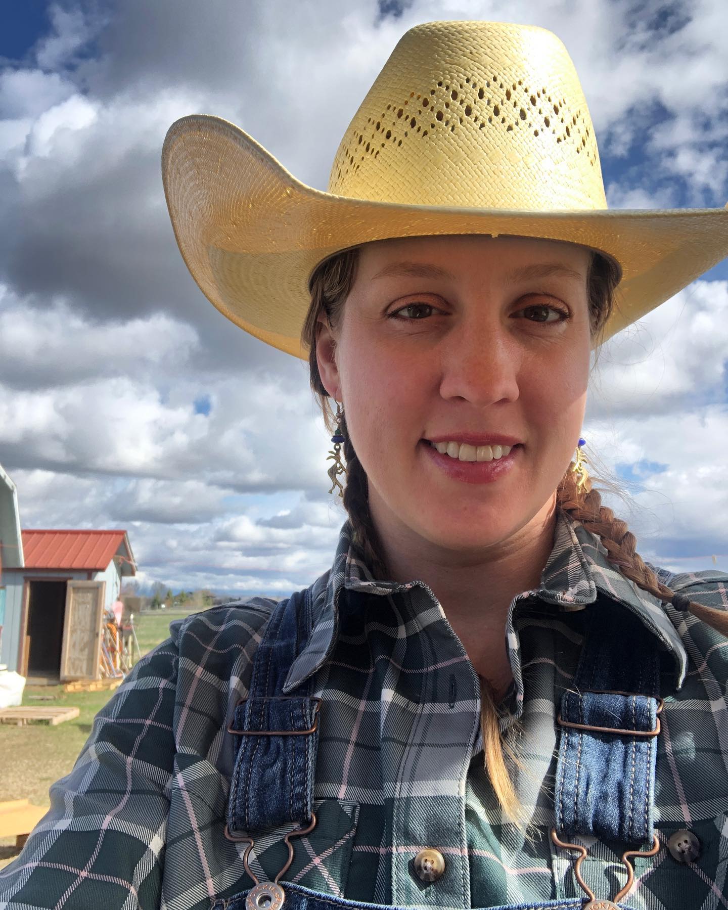 Hello! I’m CJ, co-owner of Cherry Grove Farms. We are a small scale family farm focused on regenerative farming to produce the highest quality food grown at a high altitude. This is our journey from experimental homesteaders to a thriving farm business.
#farming #sustainablefarming #farminglife #naturalfarming #farmingpics #regenerativefarming #smallscalefarming #biodynamicfarming #familyfarming #farmingagphotos #ecofarming #womenfarmers #womanowned #womeninag #farmerlady #familyfarm #soilbuilding #pastureanimals #smallfarm #smallagriculture #feedingcommunity