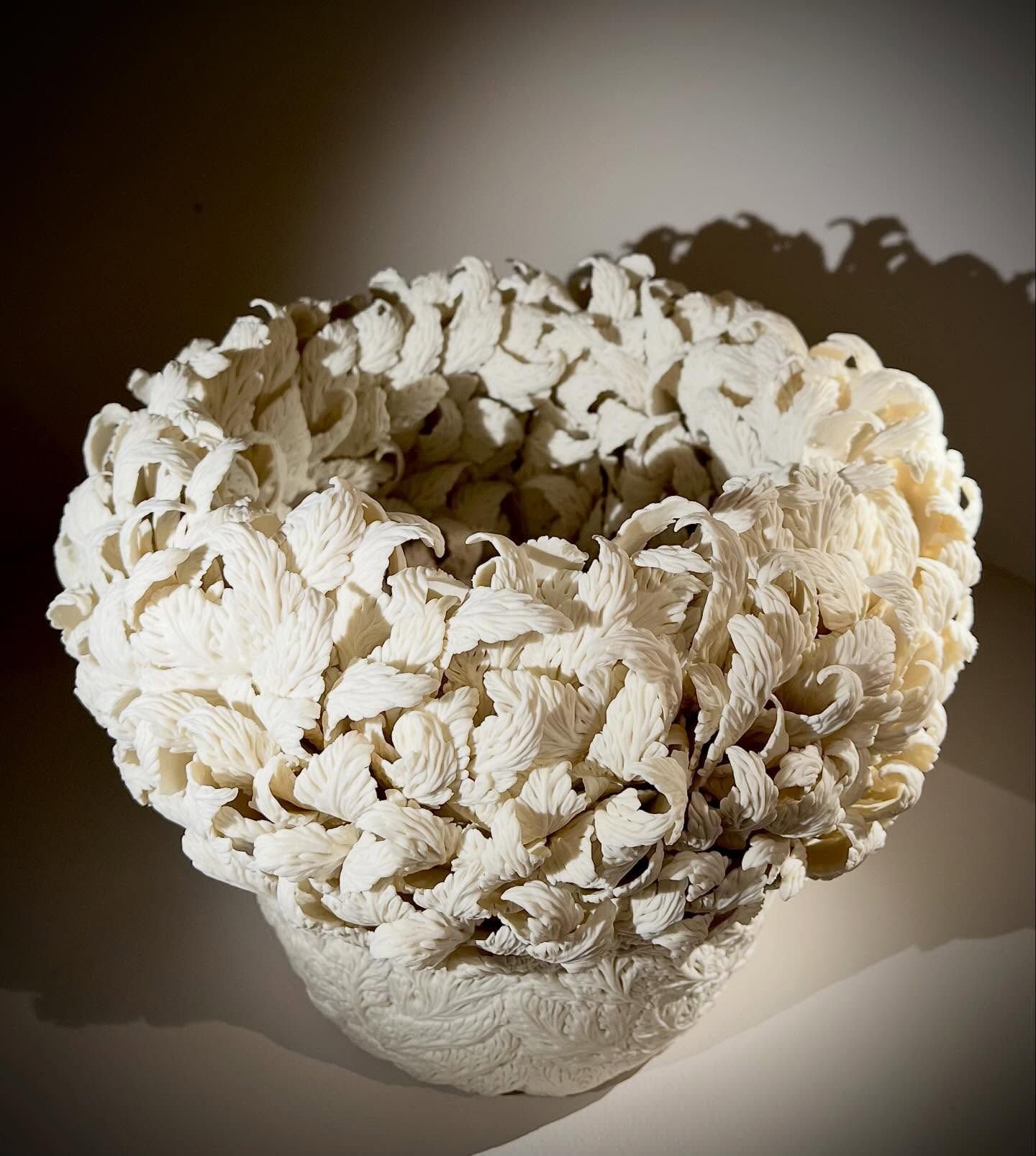 I am delighted to share that my work A Leaves Bowl (2024) has been acquired by the Fitzwilliam Museum, University of Cambridge. @fitzmuseum_uk I’m deeply grateful for this recognition and honoured that the piece will become part of such a historic collection.
A Leaves Bowl, 2024
Moulded, carved and hand-built porcelain with an interior of dancing sprigs
H.22 Dia.28 cm
H.8 5/8 Dia.11 in
Many thanks to @adrian_sassoon_gallery @adriansassoon
#porcelain#ceramics#natureinspired#fitzwilliammuseum#hitomihosono