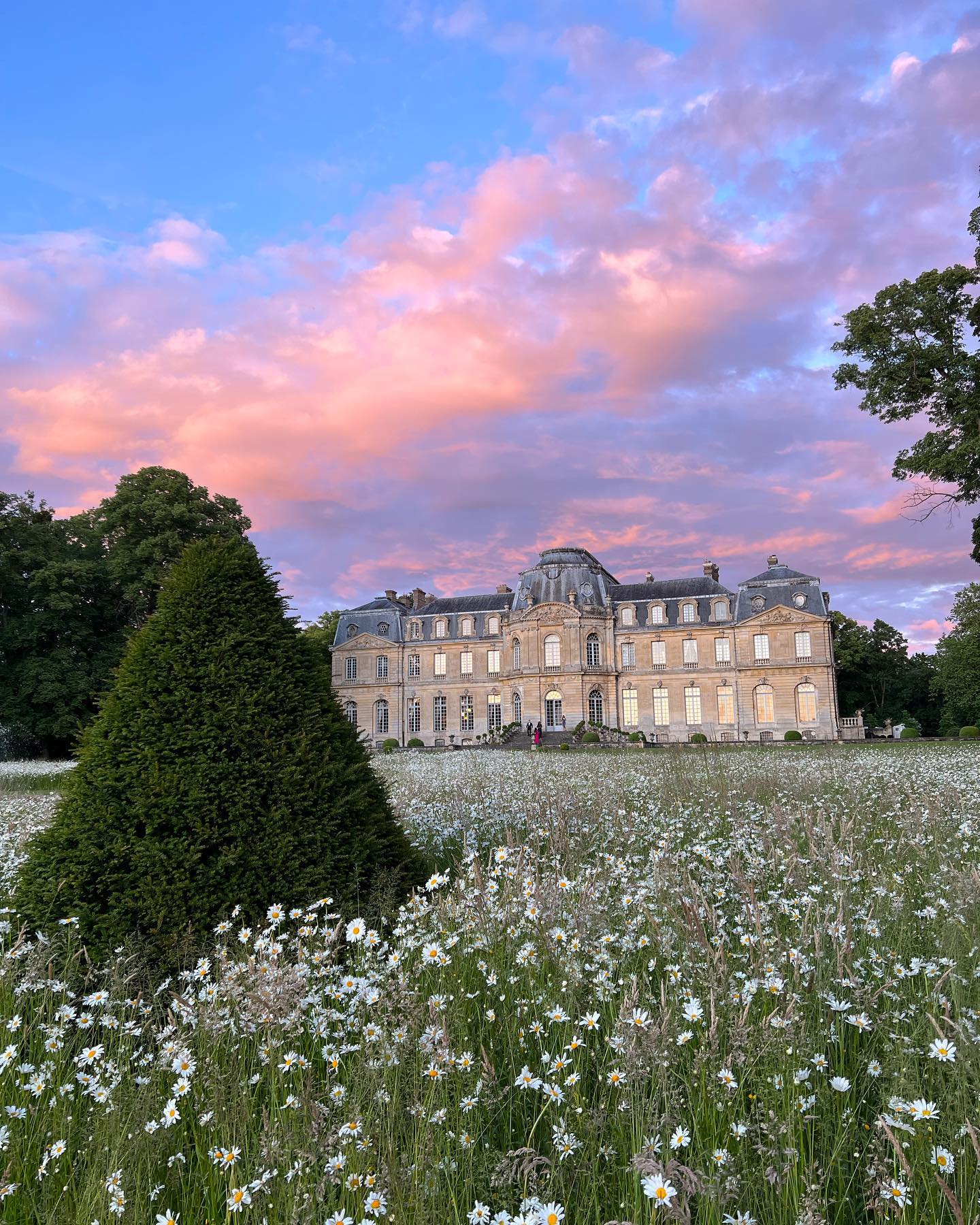 Magic hour 🥂🌓✨