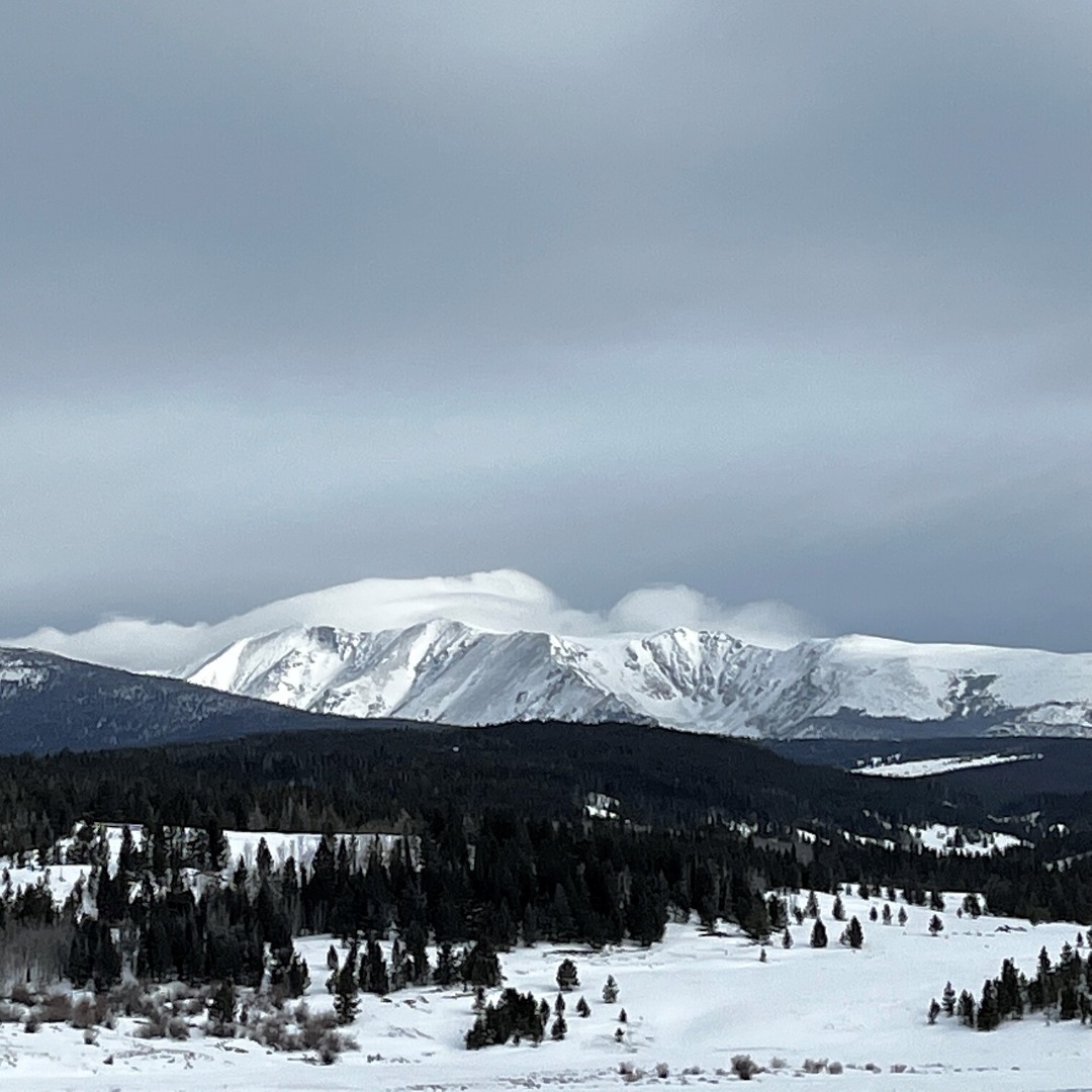 What a beautiful view from Sugar Loaf Loge & Cabins! We have over 2ft of fresh snow, perfect for a Spring snowmobile ride. ❄️☀️ Visit www.pintleradventures.com/book-now today to book your adventure!