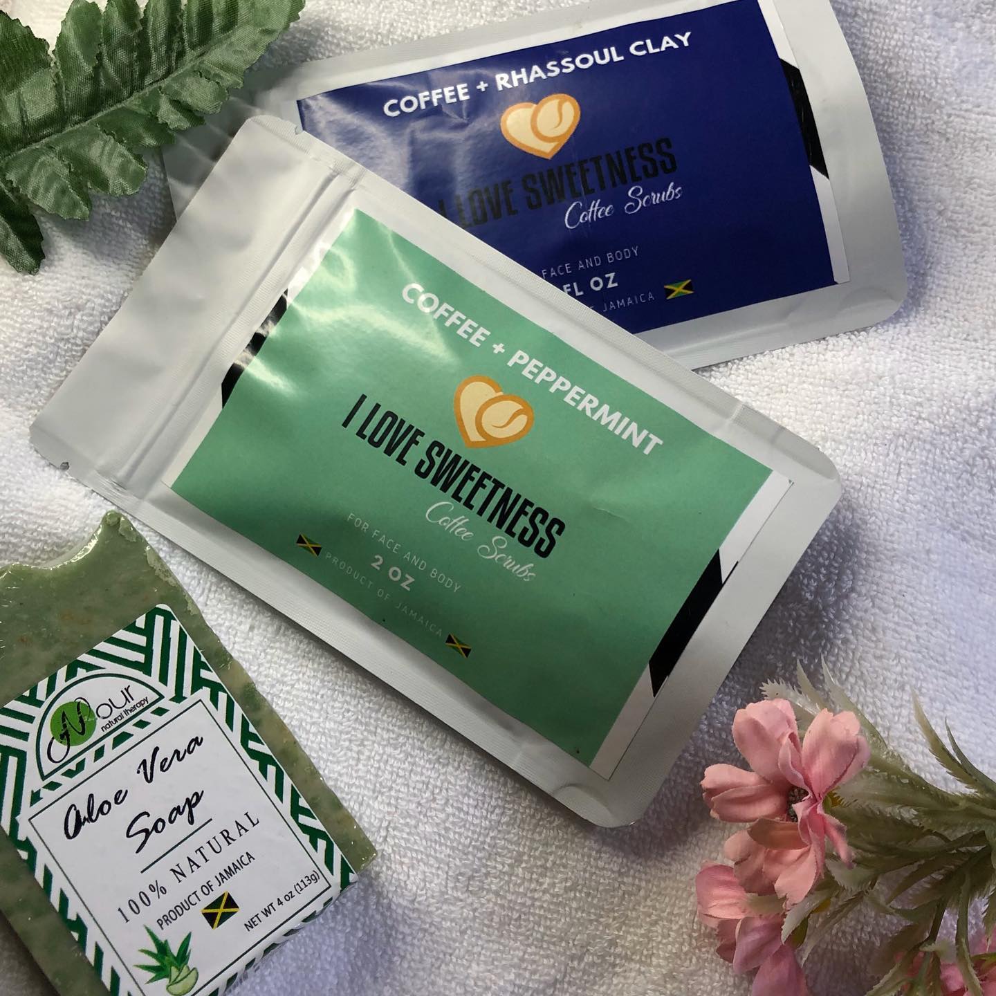 Our coffee scrubs pair perfectly with your choice of soap/oil. ⠀⠀⠀⠀⠀⠀⠀⠀⠀
Add it to your regular skin care routine and see the big difference. ⠀⠀⠀⠀⠀⠀⠀⠀⠀
⠀⠀⠀⠀⠀⠀⠀⠀⠀ .
.
.
#SkinCare #SelfCare #SelfLove #NaturalProducts #BeautyProducts #MadeInJamaica #CoffeeScrubs #JamaicanCoffee #iLoveSweetness #BodyScrub #Exfoliate