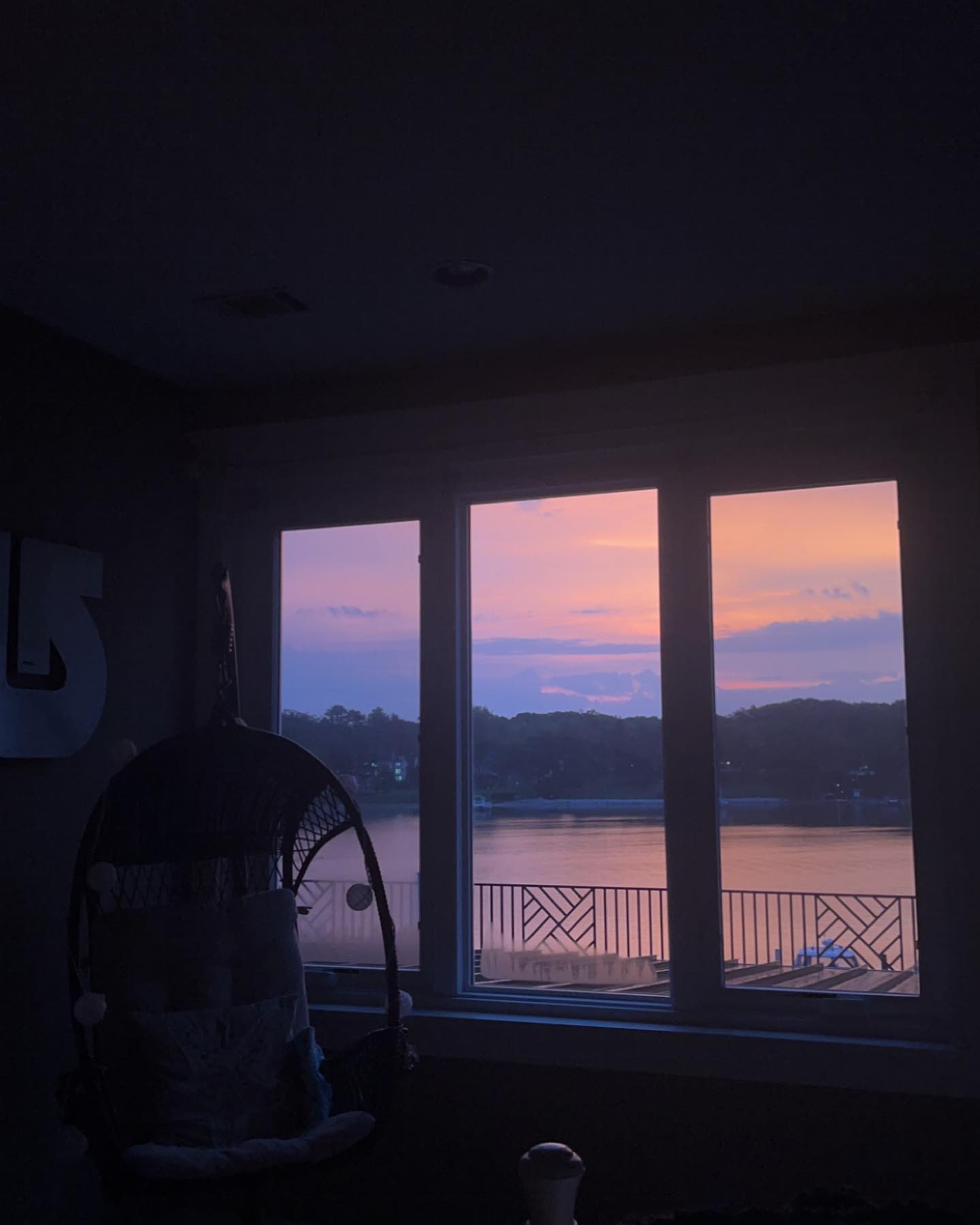 Early Mornings on the lake 🌑🌊