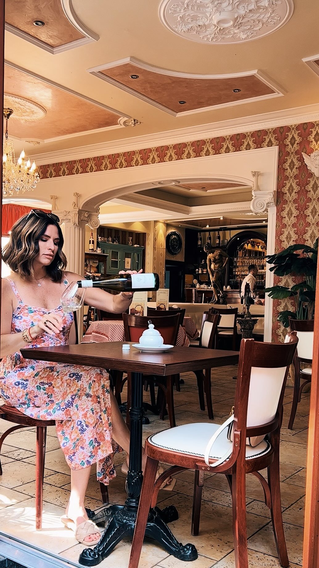 Price per ounce is a better value.💸🥂
#winehumor #winehappy #weekendwinddown #savingmoneytips #winenot