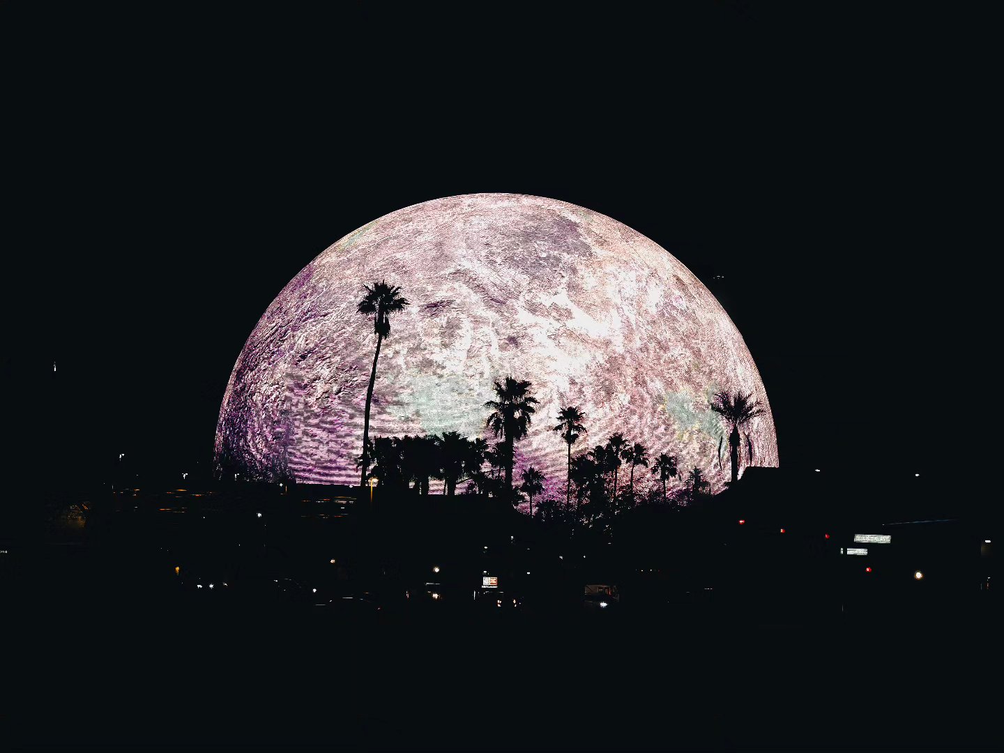 Is that the Moon 😮 or maybe the Sphere 👀