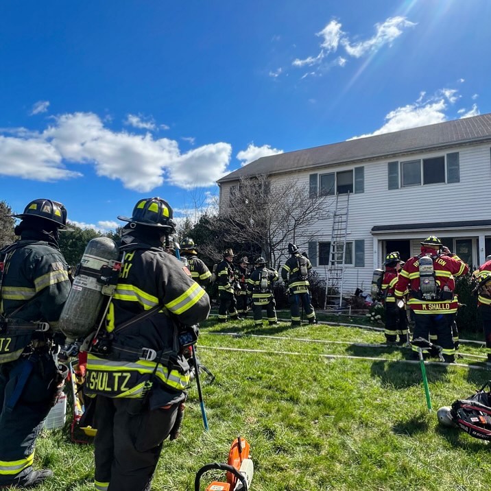 The 2nd fire of the weekend sent North Branch into Readington Twp. The Chief & Rescue w/ 7 volunteers responded for a reported bedroom fire. Chief 49 assisted first due companies with locating the fire room and advancing hose lines. Rescue 49 crew deployed ground ladders, ventilated and assisted with overhaul before being released. Additional members staffed Station 49 while companies were operating at the scene.