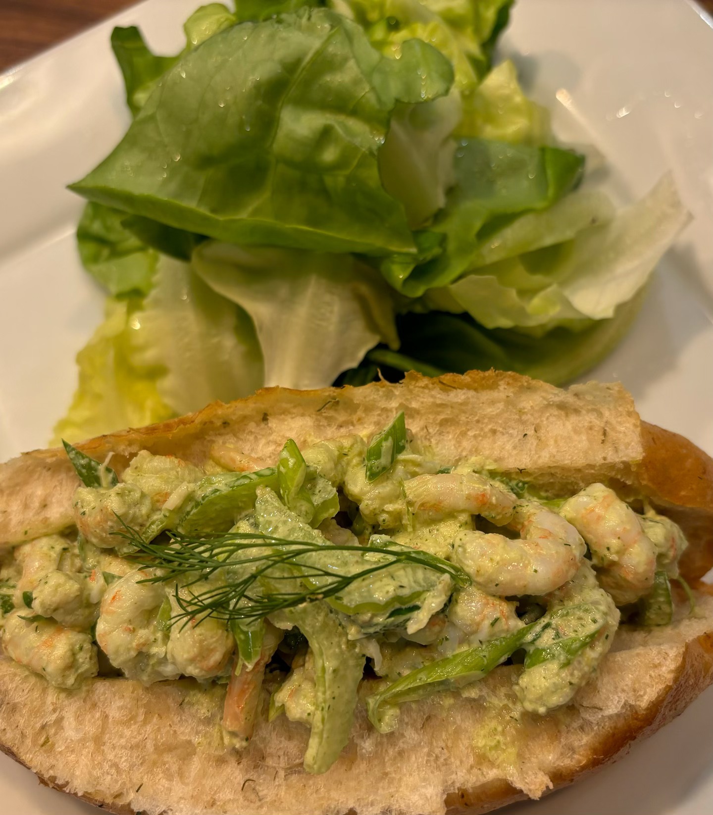 The Ocean Called…
Notre succulente guédille de crevettes est disponible tout l’été @petitbaravin / Do not miss our delicious Shrimp Roll available All Summer @petitbaravin