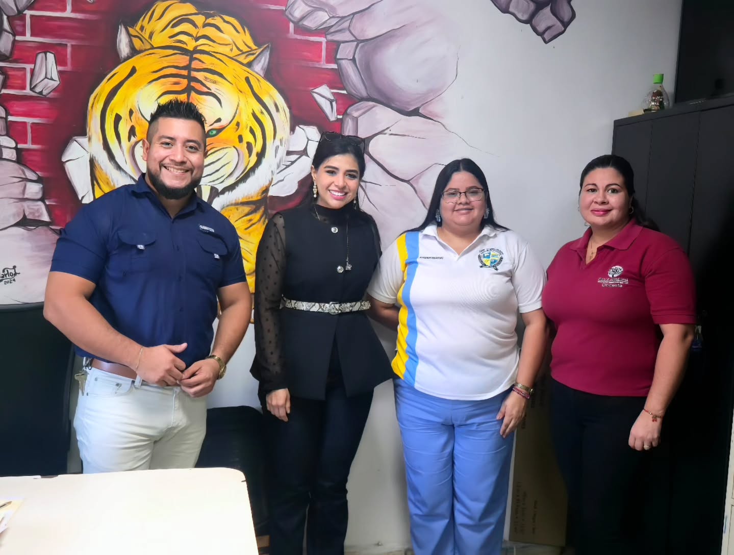 Mientras continuamos trabajando en matrículas para dar inicio al año escolar 2026, renovamos el apoyo recibido por el @c.e.m.g.e_eusebio_fiallos en certificar a nuestros alumnos de Pre-Básica y Primer y Segundo Ciclo de Educación Básica. 🎉🎊📚
¡A un paso mas! 💪🏻 #SanPedroSula #Honduras #Education #School #TrashDump
