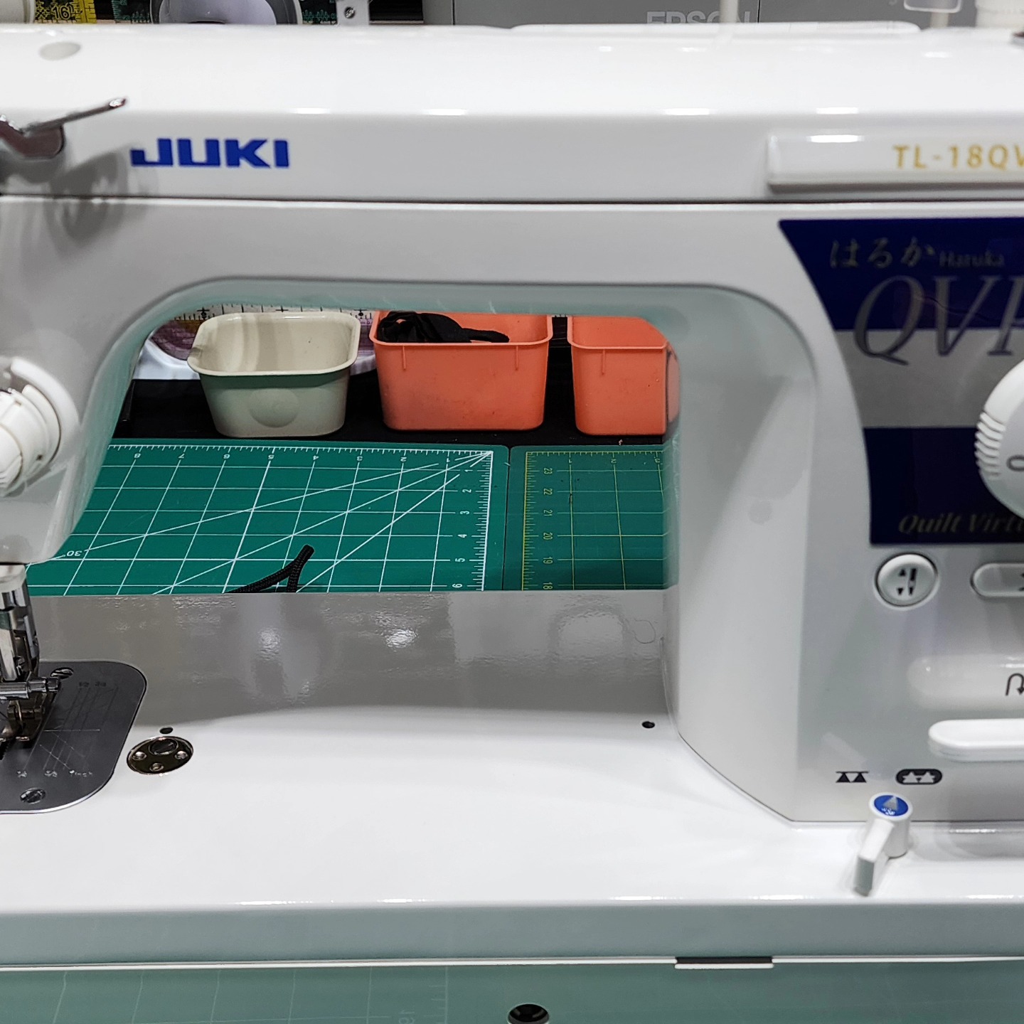 New toy. Need a proper table before i can really use it