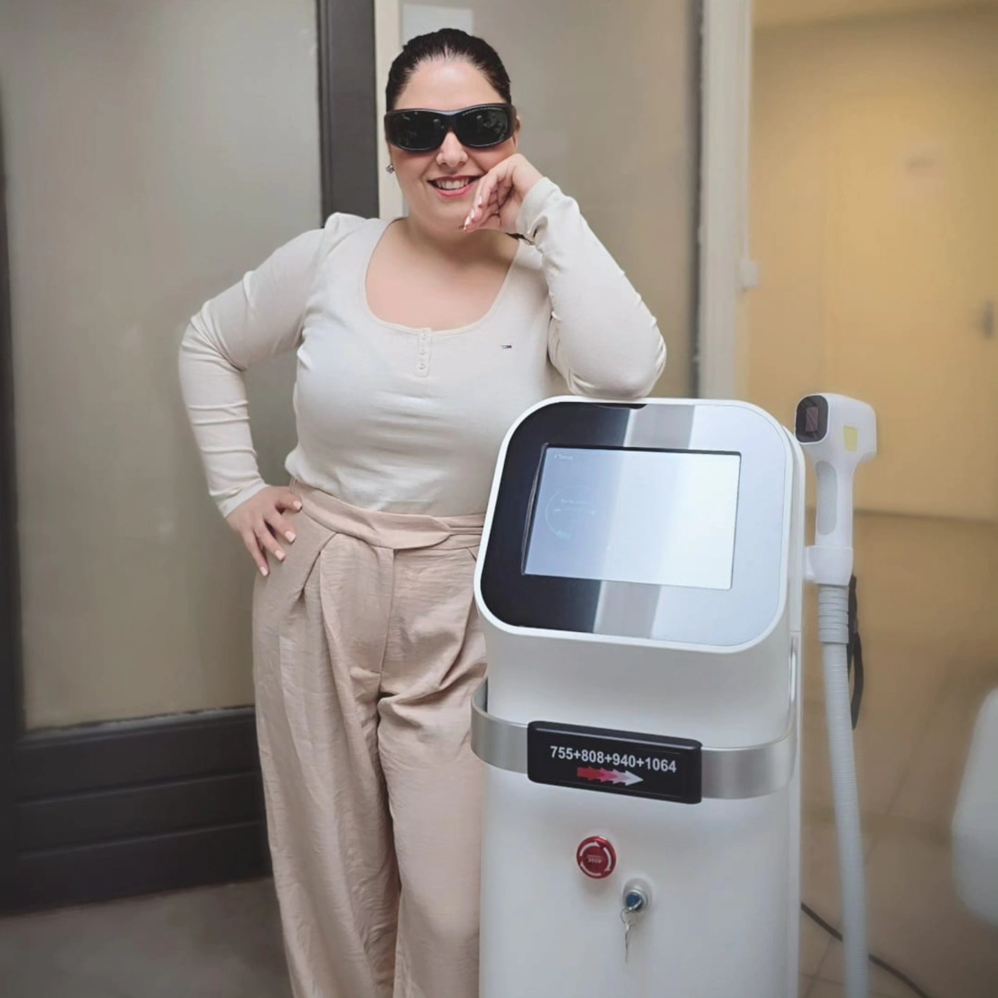 ✨ GIVEAWAY ALERT ✨
Omdat wij het belangrijk vinden dat jij je mooi én zelfverzekerd voelt, geven wij een gratis laserontharing behandeling weg!
Gun jezelf (of iemand die je liefhebt) een zachte, gladde huid én een momentje voor jezelf.
Hoe doe je mee?
• Volg ons op Instagram 2 accounts
-@beautyboxandelly
-@browstylist_mali
• Like deze post
• Laat in de reacties een zonnetje of hartje achter🌞💛
Bonus: Deel deze post in je story voor extra kans!
De winnaar maken we bekend op 24 maart.