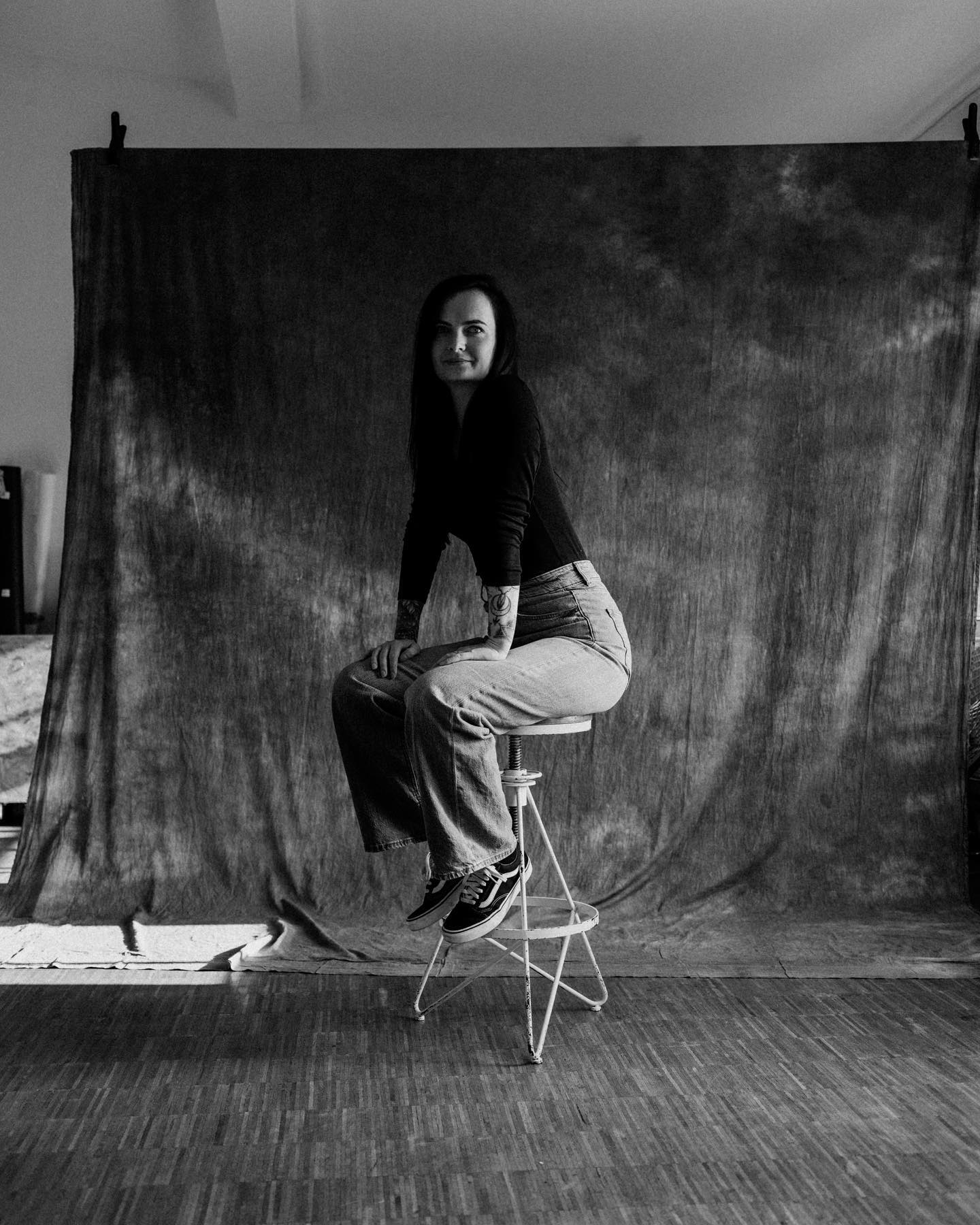 "Your work is going to fill a large part of your life, and the only way to be truly satisfied is to do what you believe is great work. And the only way to do great work is to love what you do." - Steve Jobs.
.
.
.
.
#lovemyjob #photooftheday #photography #photoshoot #loveit #branding #designer #branddesigner #branddesignagency #graphicdesign #graphicdesigner #blackandwhitephotography